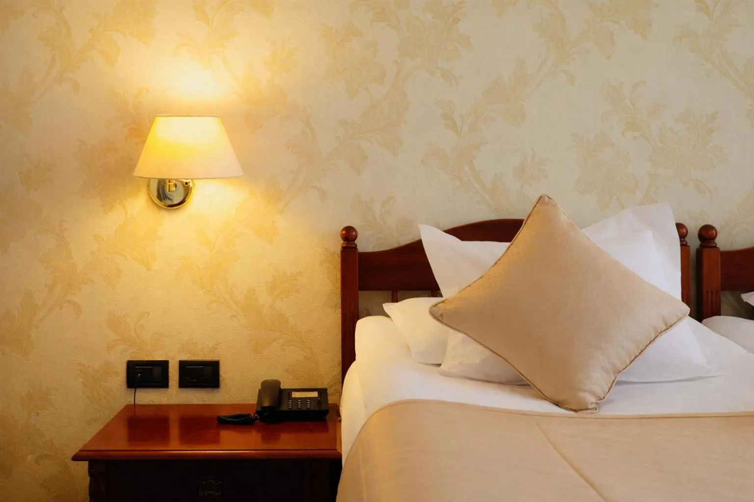 Bedroom, Bed in Grand Hotel & Spa Tirana