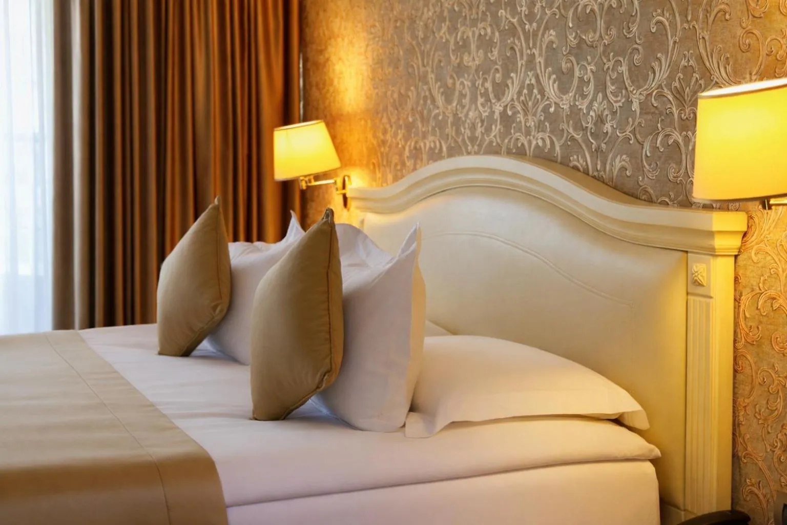 Bedroom, Bed in Grand Hotel & Spa Tirana