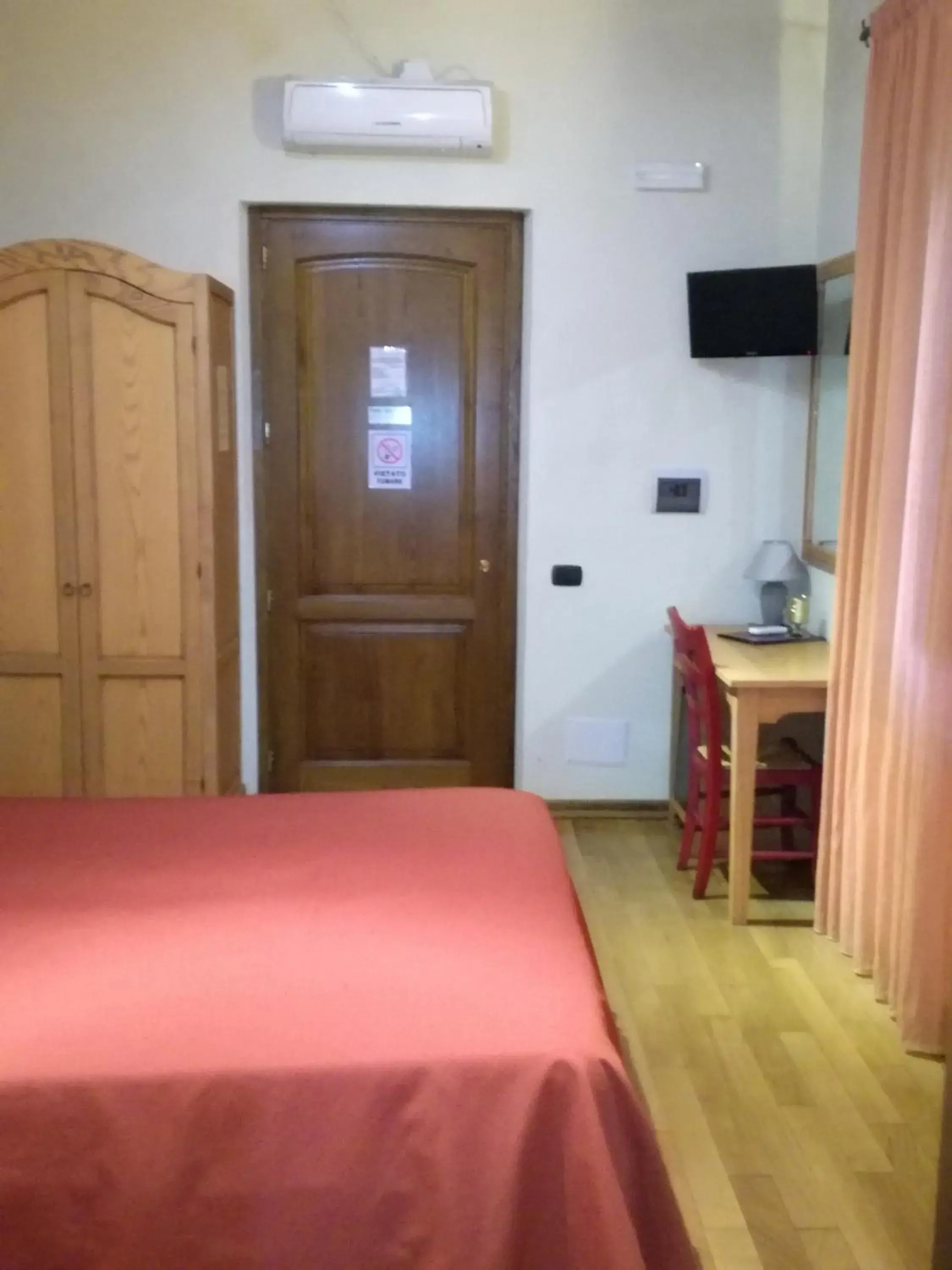 Single Room in Albergo Arinde Single Room in Albergo Arinde