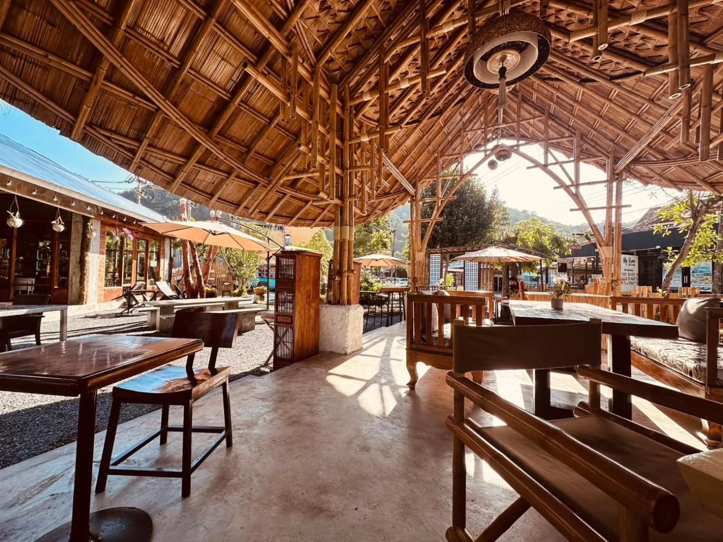 Restaurant/places to eat in Cicada Lanta