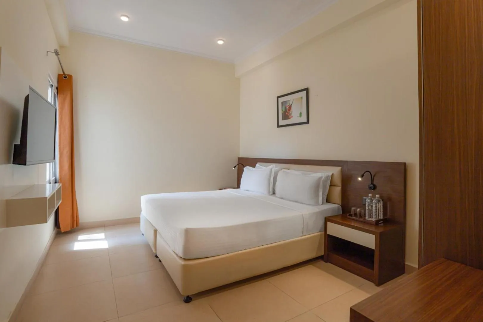 Bed in Clarks Inn Bhowali, Nainital