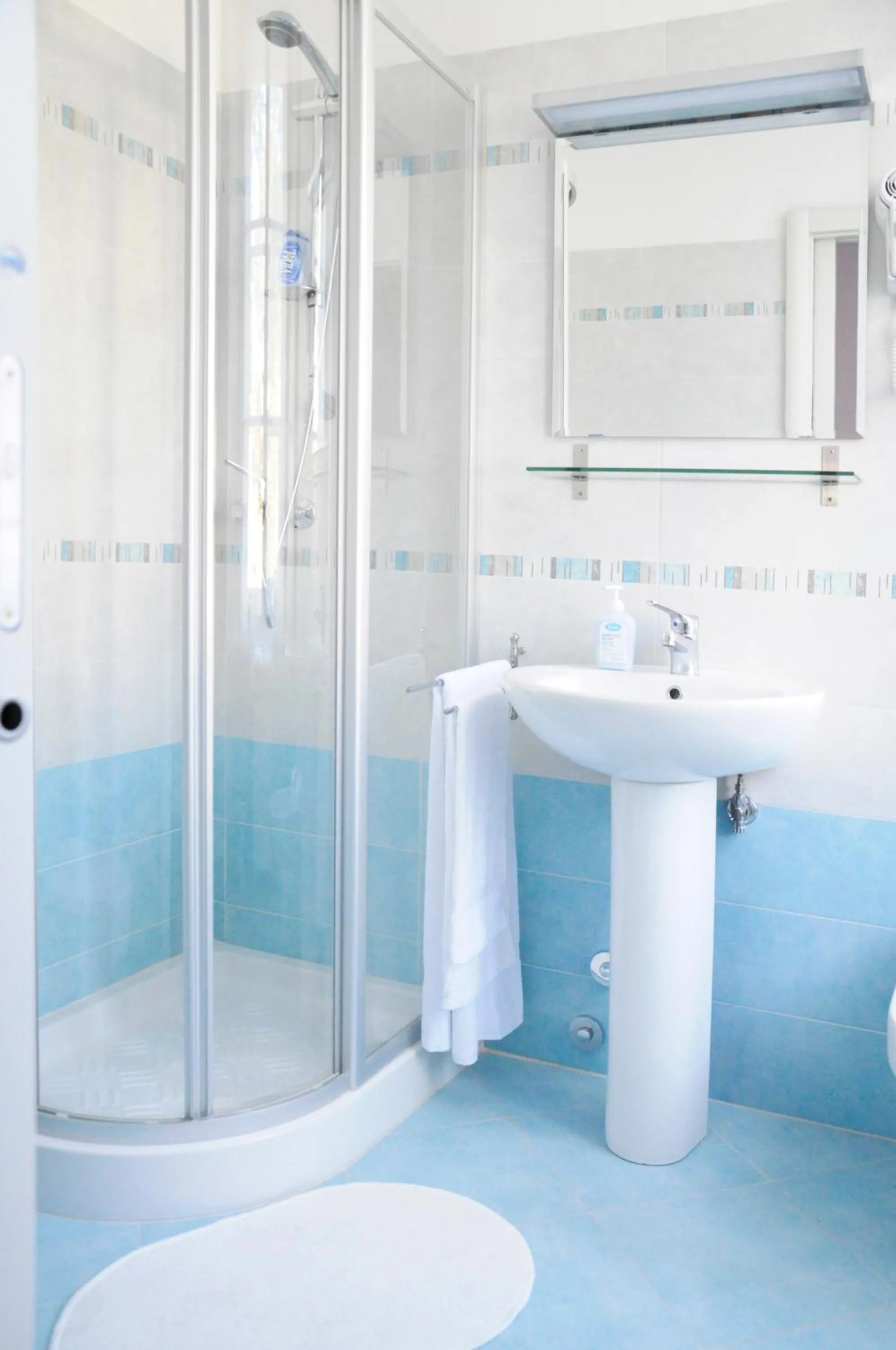 Shower in B&B Trieste Plus