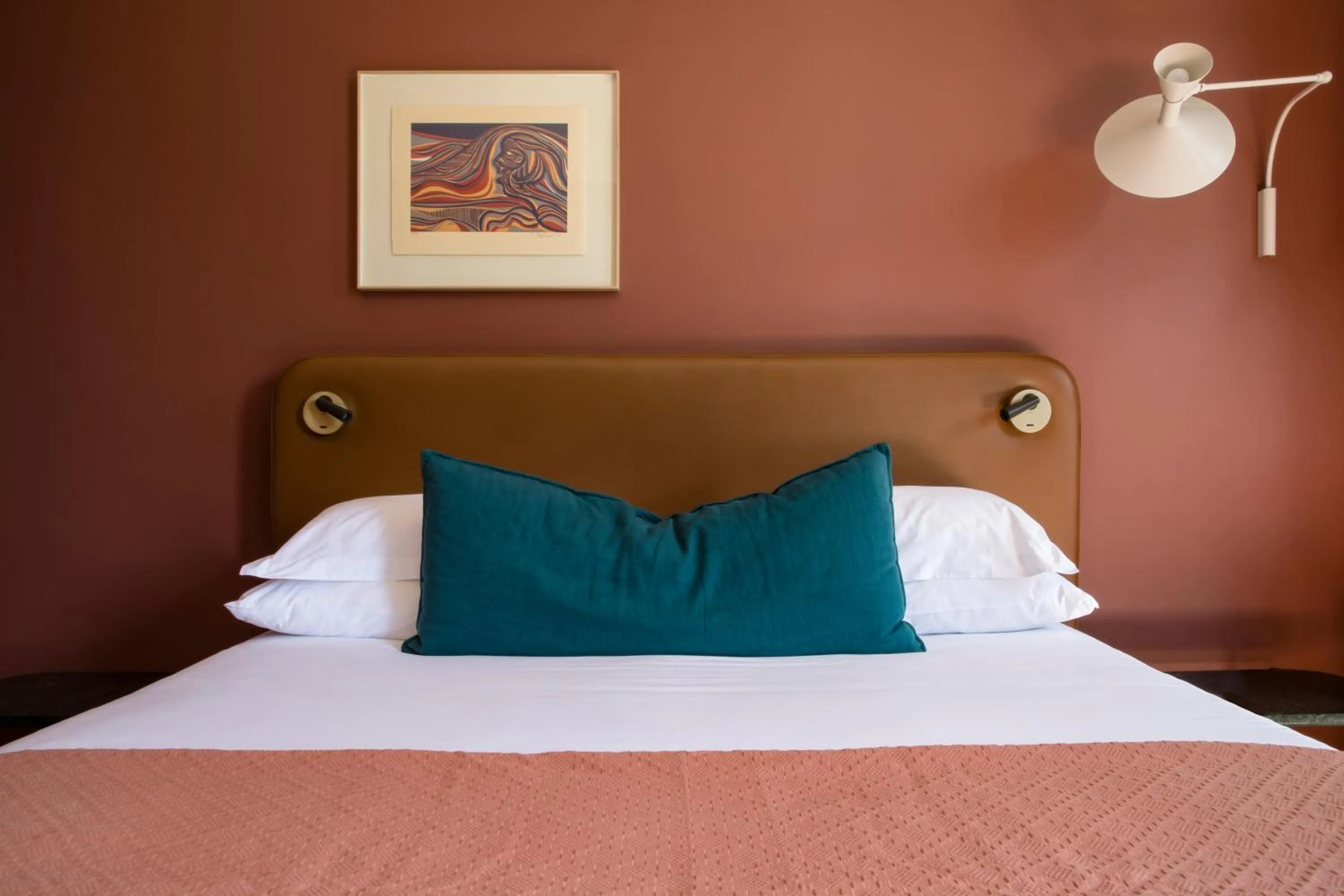 Bed in Home Suite Hotels Rosebank