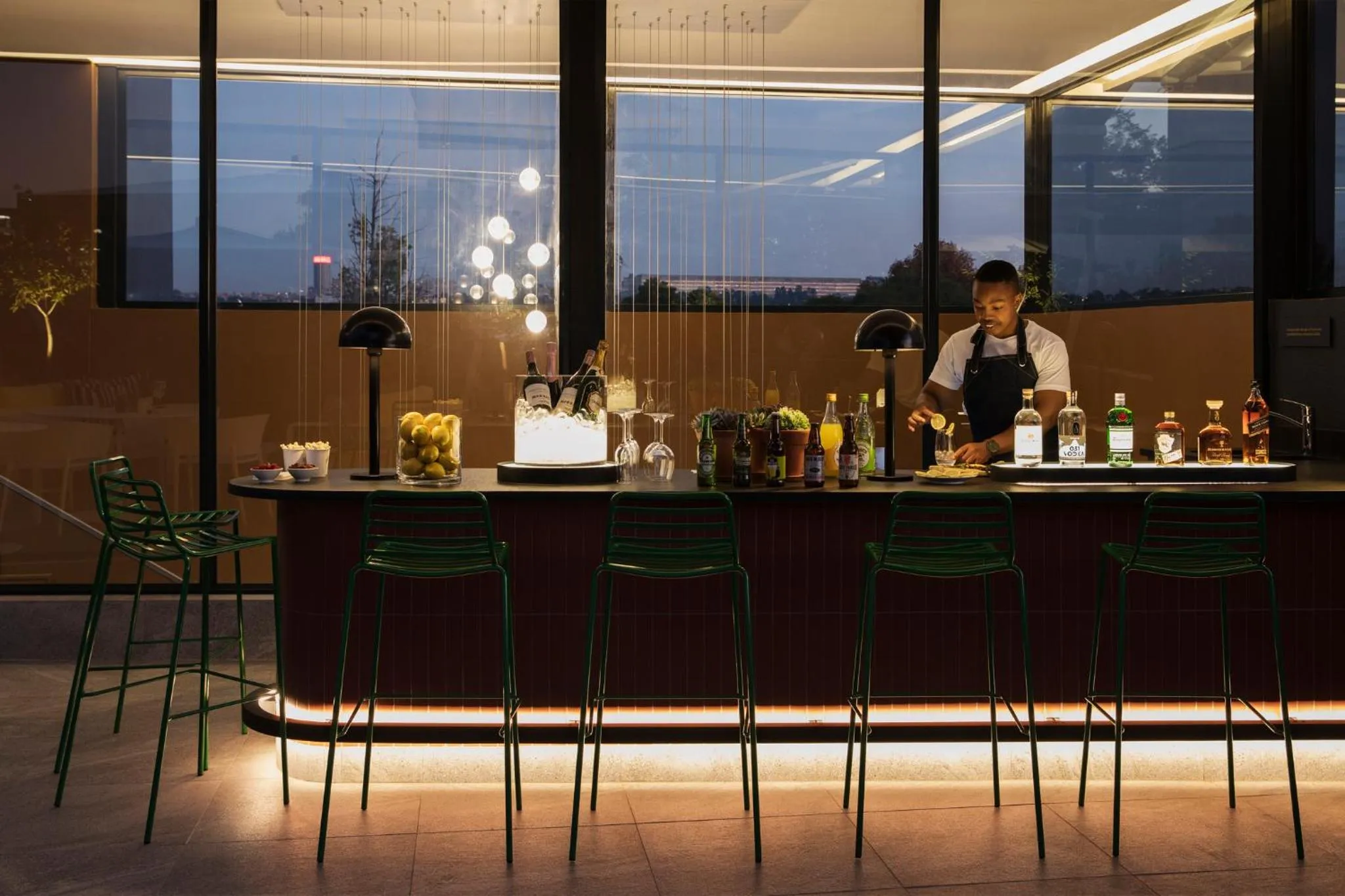 Lounge or bar in Home Suite Hotels Rosebank