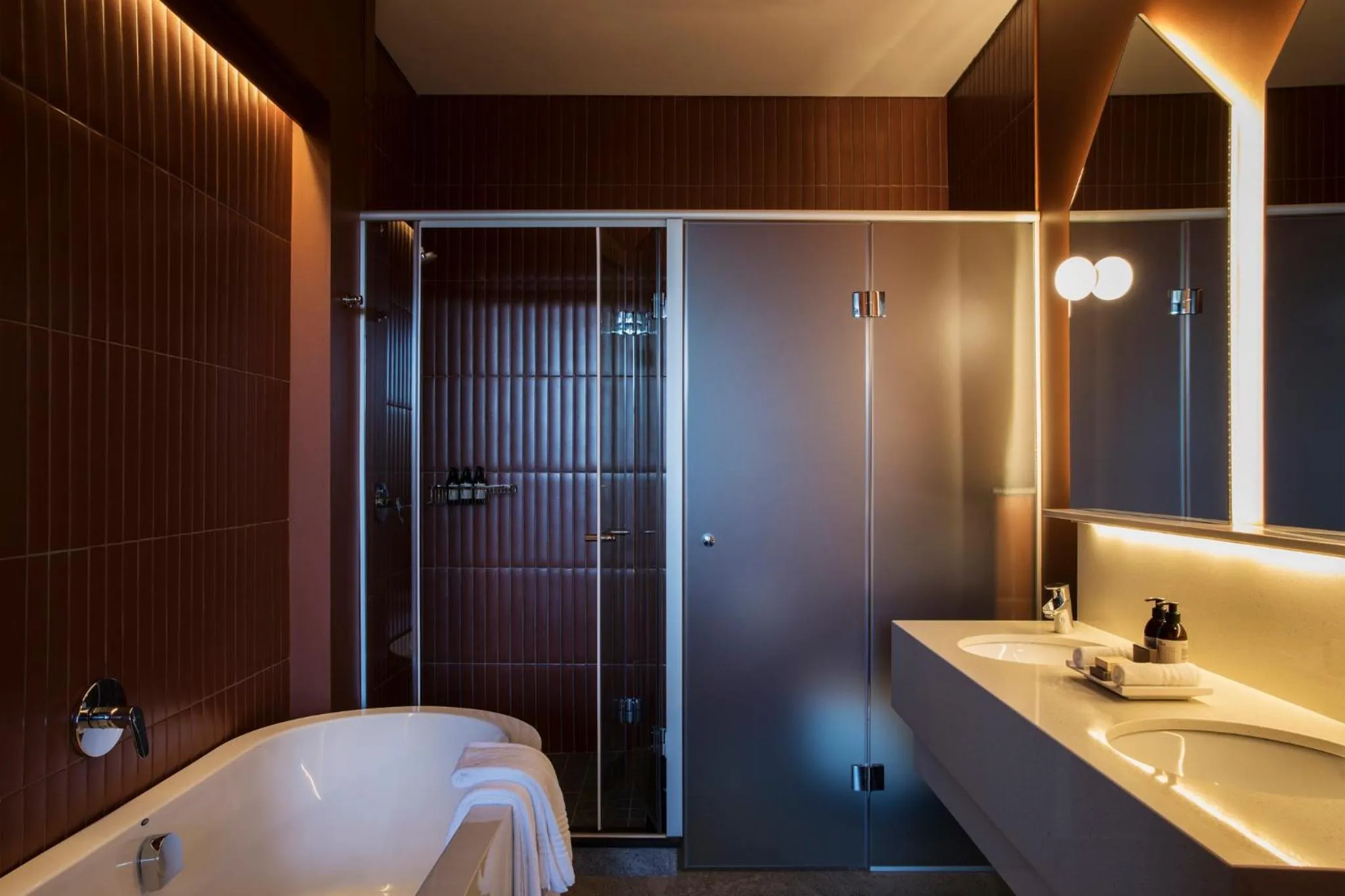 Shower in Home Suite Hotels Rosebank