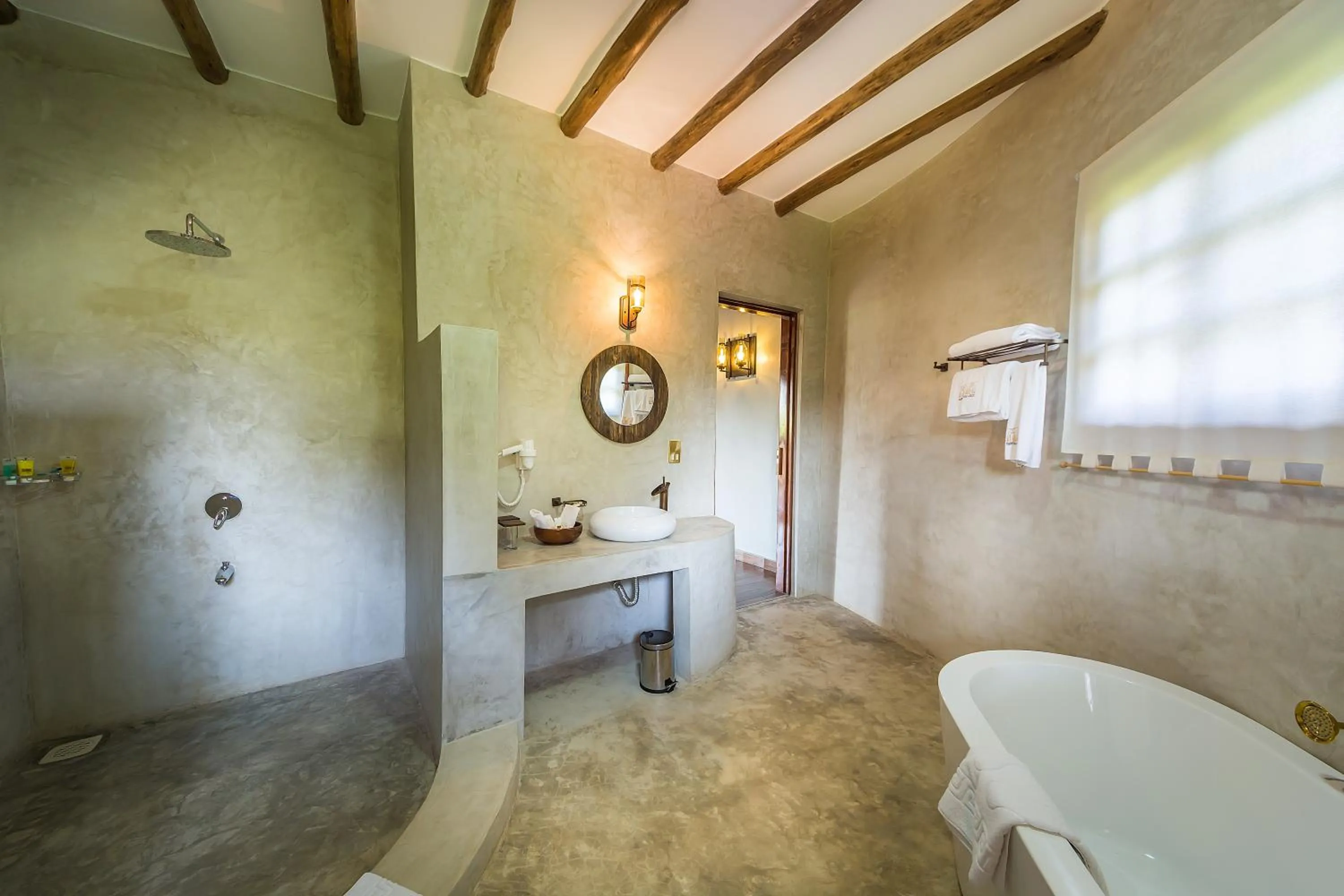 Shower in Emburara Farm Lodge