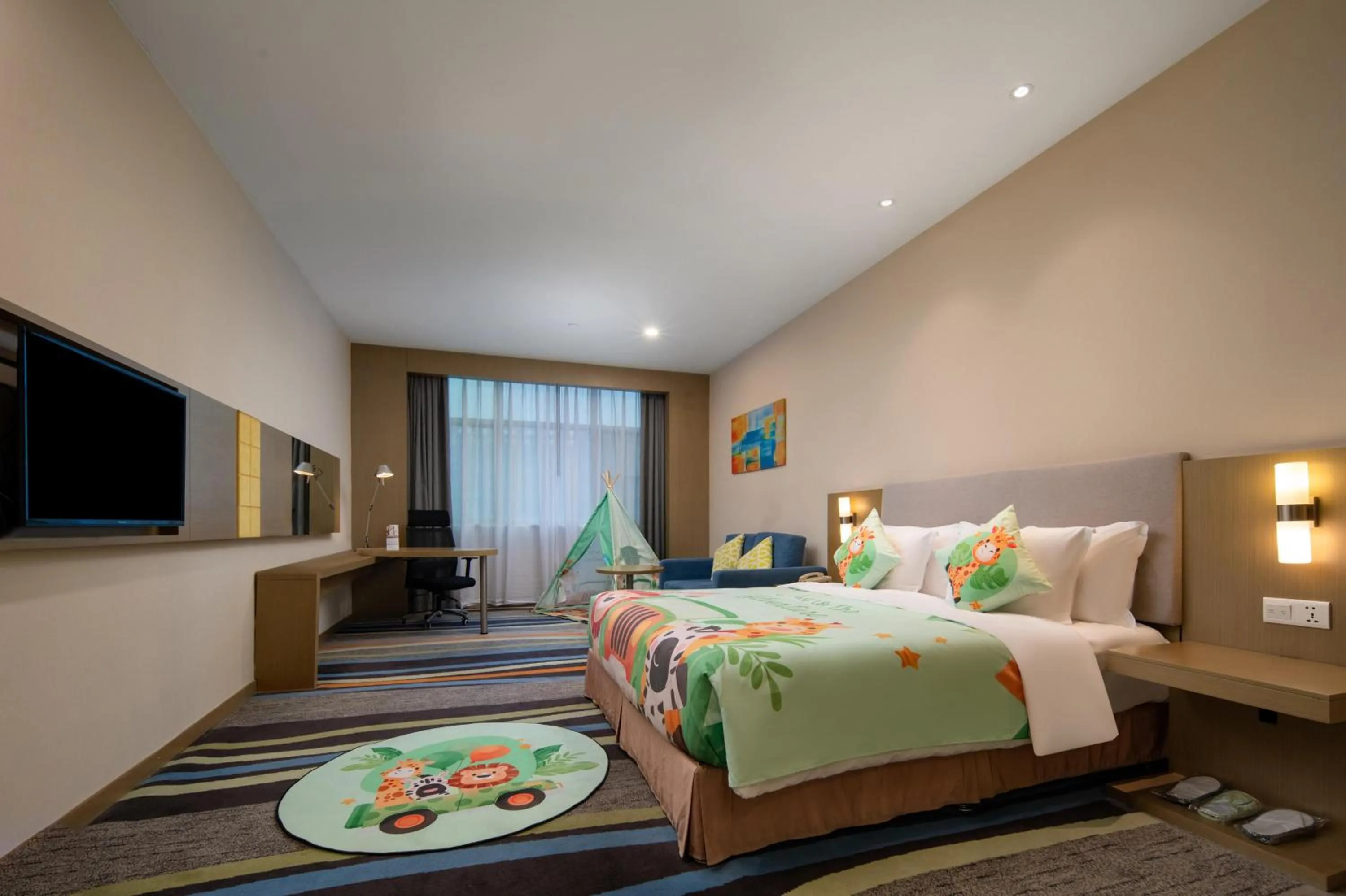 Photo of the whole room, Bed in Guangzhou Baiyun Airport Rejoice by Argyle Hotel Rehe Metro Exit B --Free shuttle bus is provided during the 138th Canton Fair