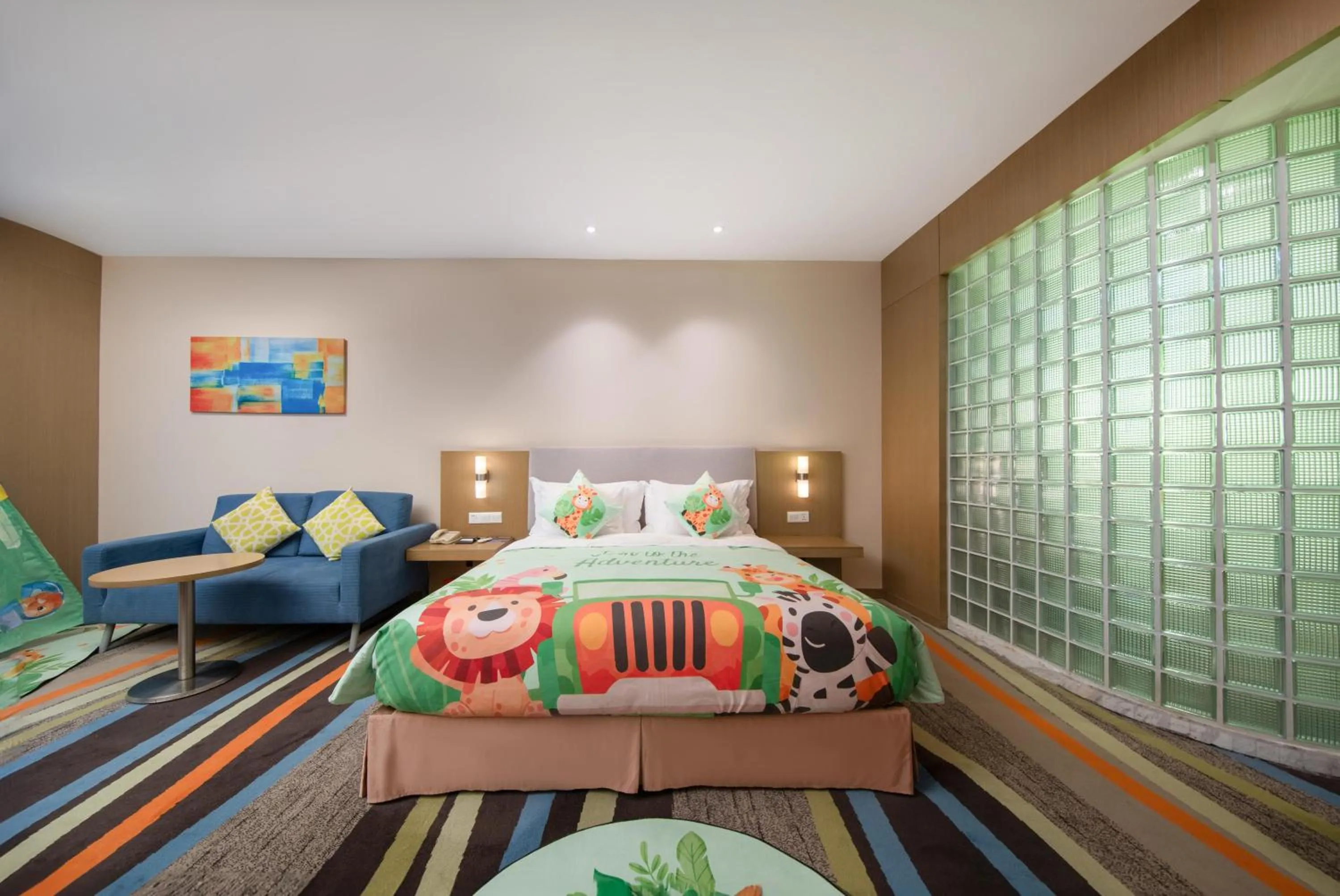 Photo of the whole room, Bed in Guangzhou Baiyun Airport Rejoice by Argyle Hotel Rehe Metro Exit B --Free shuttle bus is provided during the 138th Canton Fair