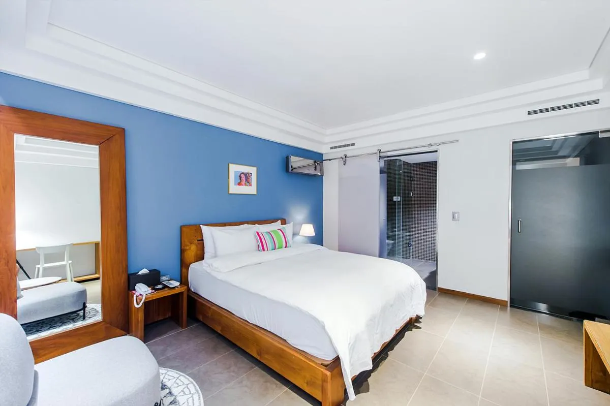 Bed in Soho Hotel Airport