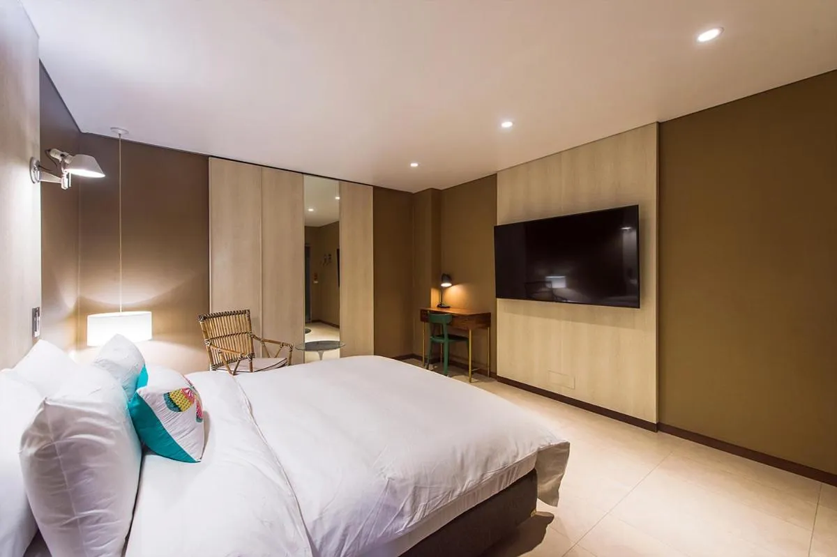 Bed in Soho Hotel Airport