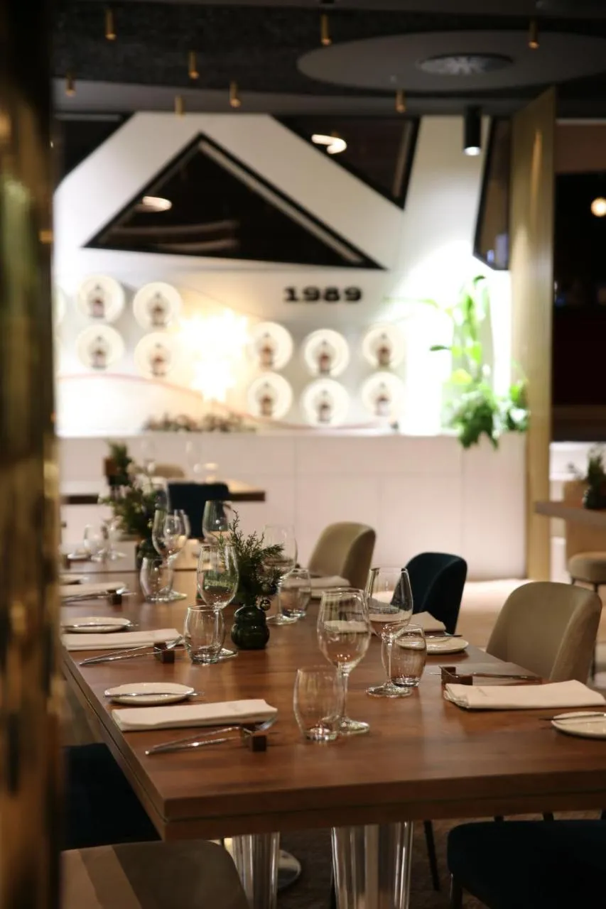 Restaurant/places to eat in Hotel Narvil Conference & Spa