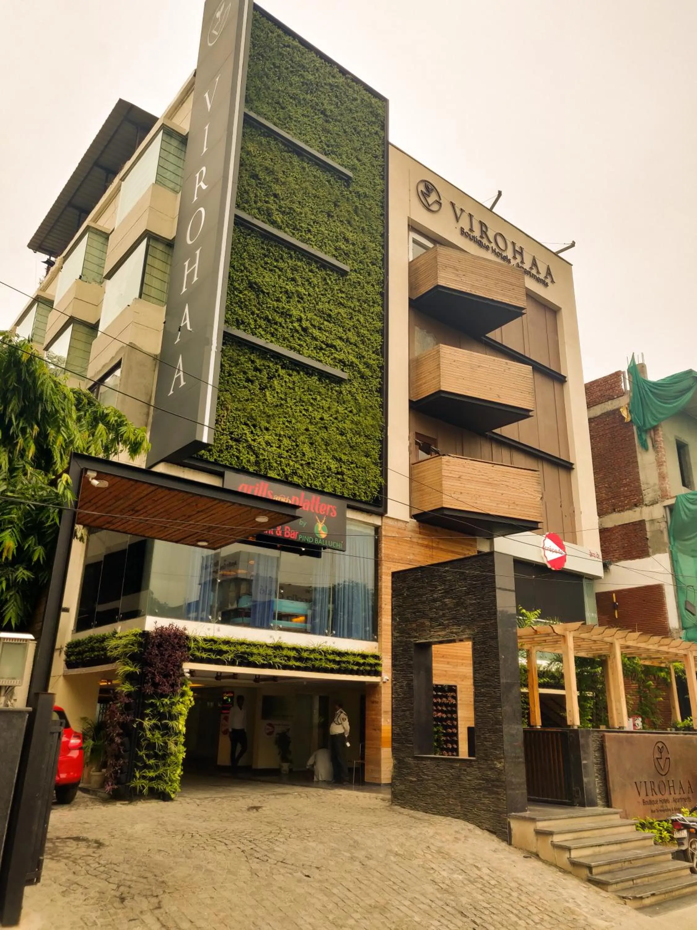 Facade/entrance in Virohaa Hotel