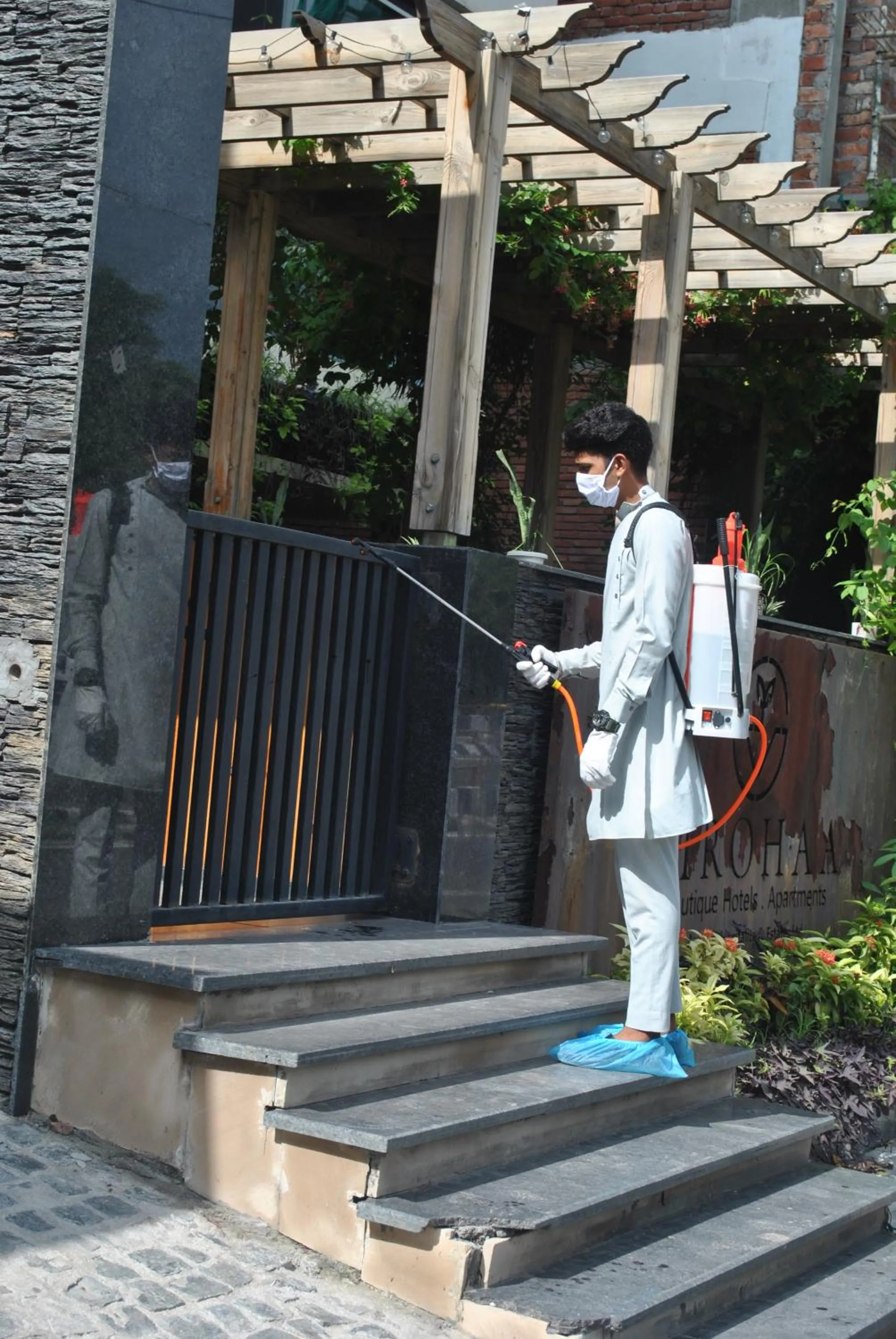 Facade/entrance in Virohaa Hotel