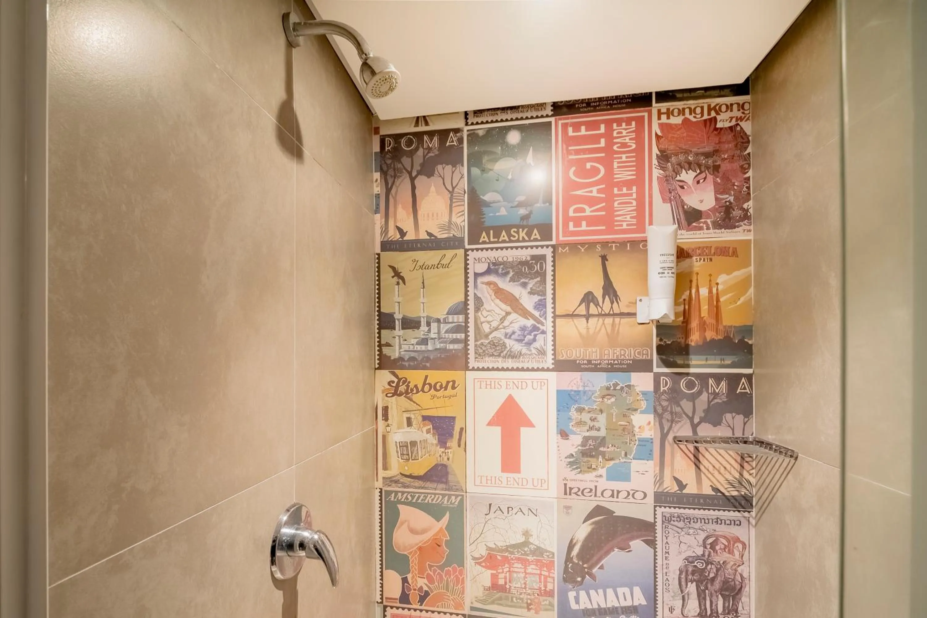 Shower in ibis Styles Sorocaba Santa Rosalia