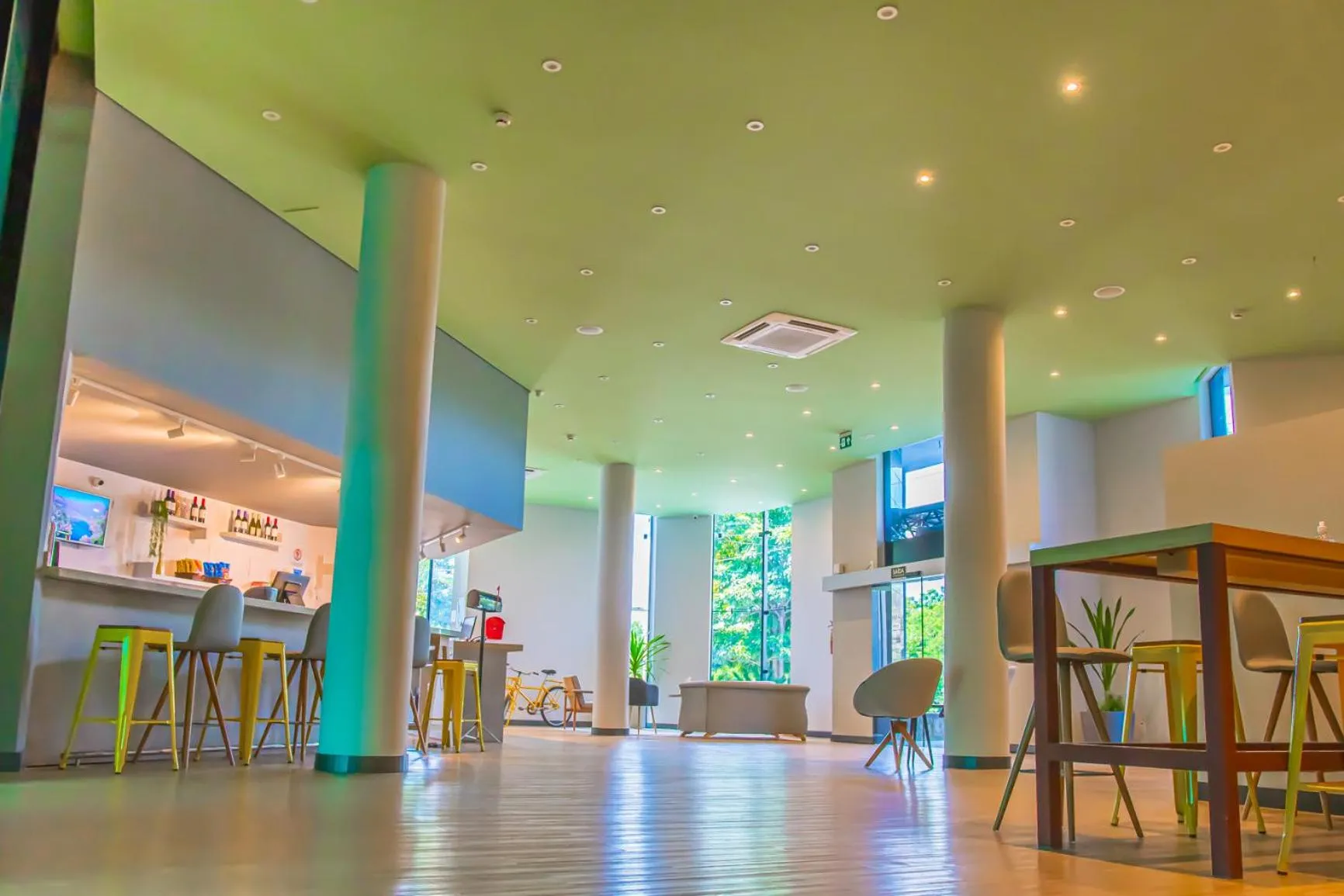Lounge or bar in ibis Styles Sorocaba Santa Rosalia