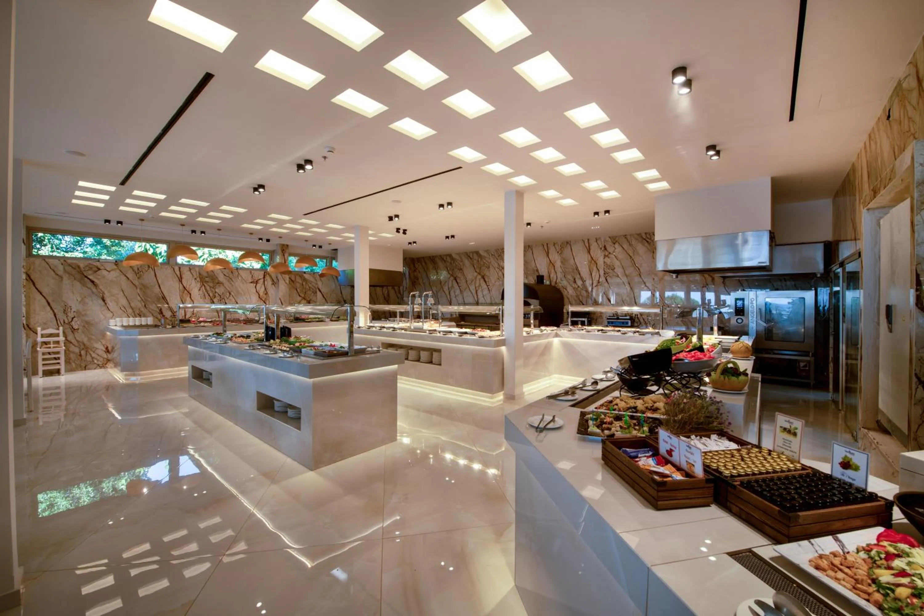 Vantaris Luxury Beach Resort