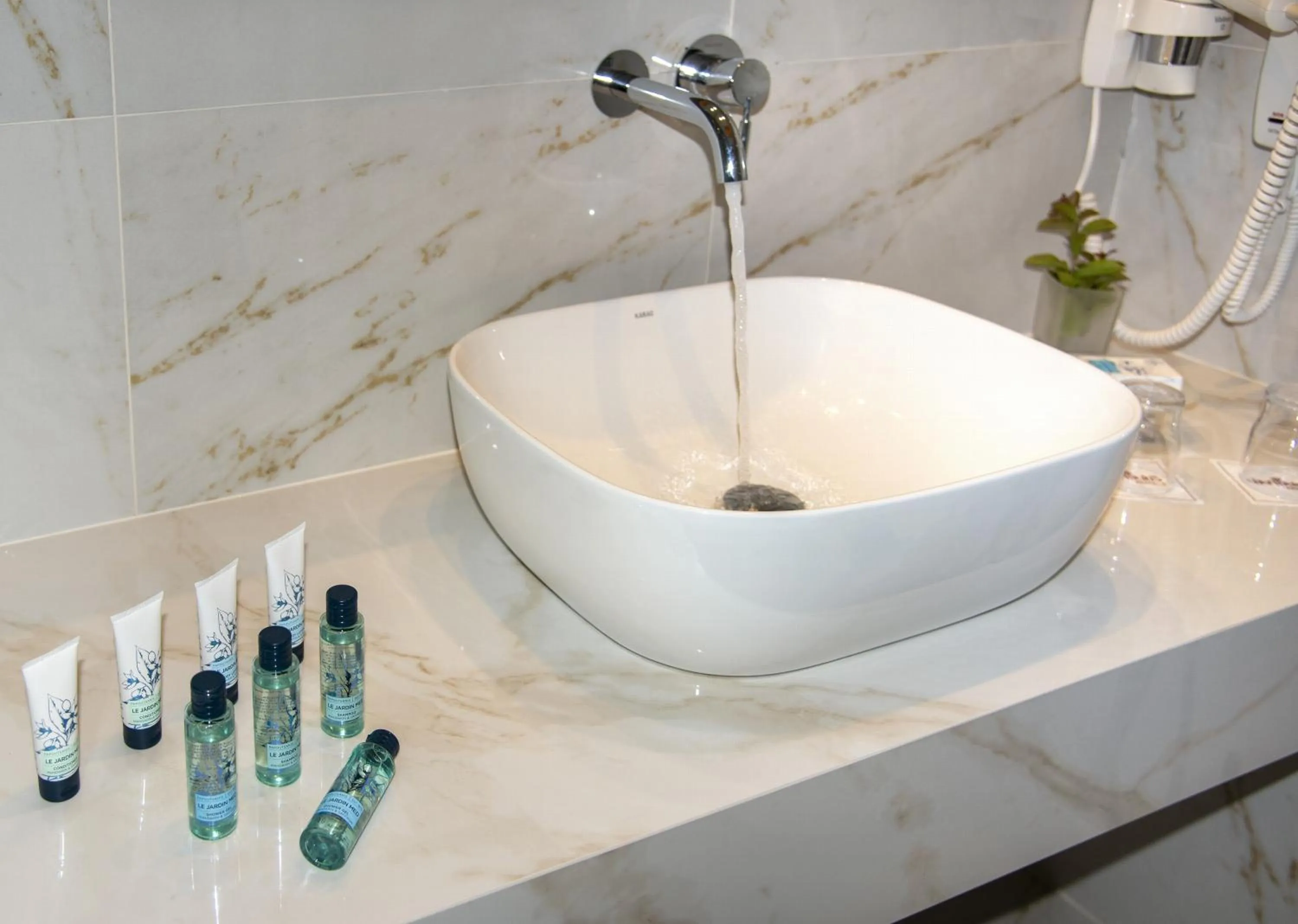 Vantaris Luxury Beach Resort