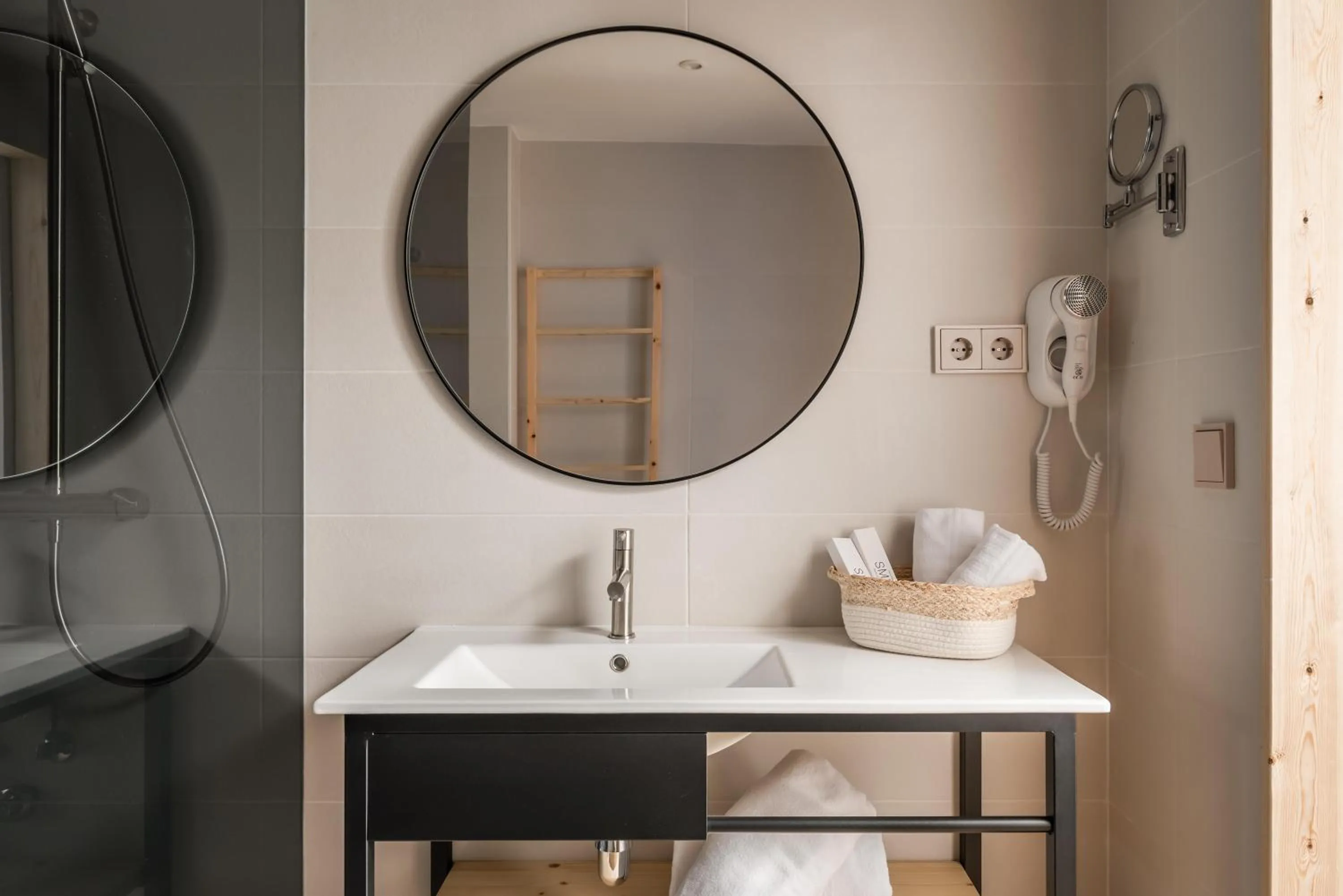 Photo of the whole room in ALEGRIA Mariner Adults Only