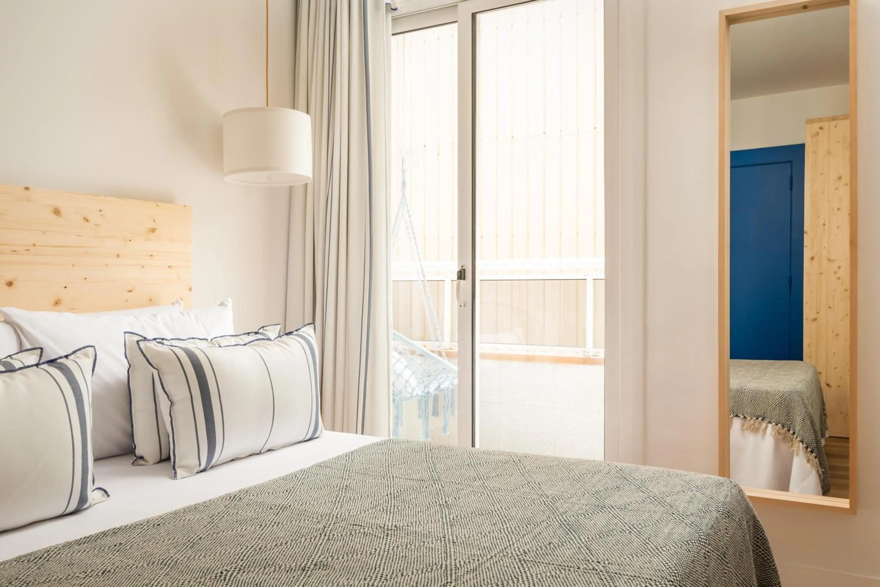 Photo of the whole room, Bed in ALEGRIA Mariner Adults Only