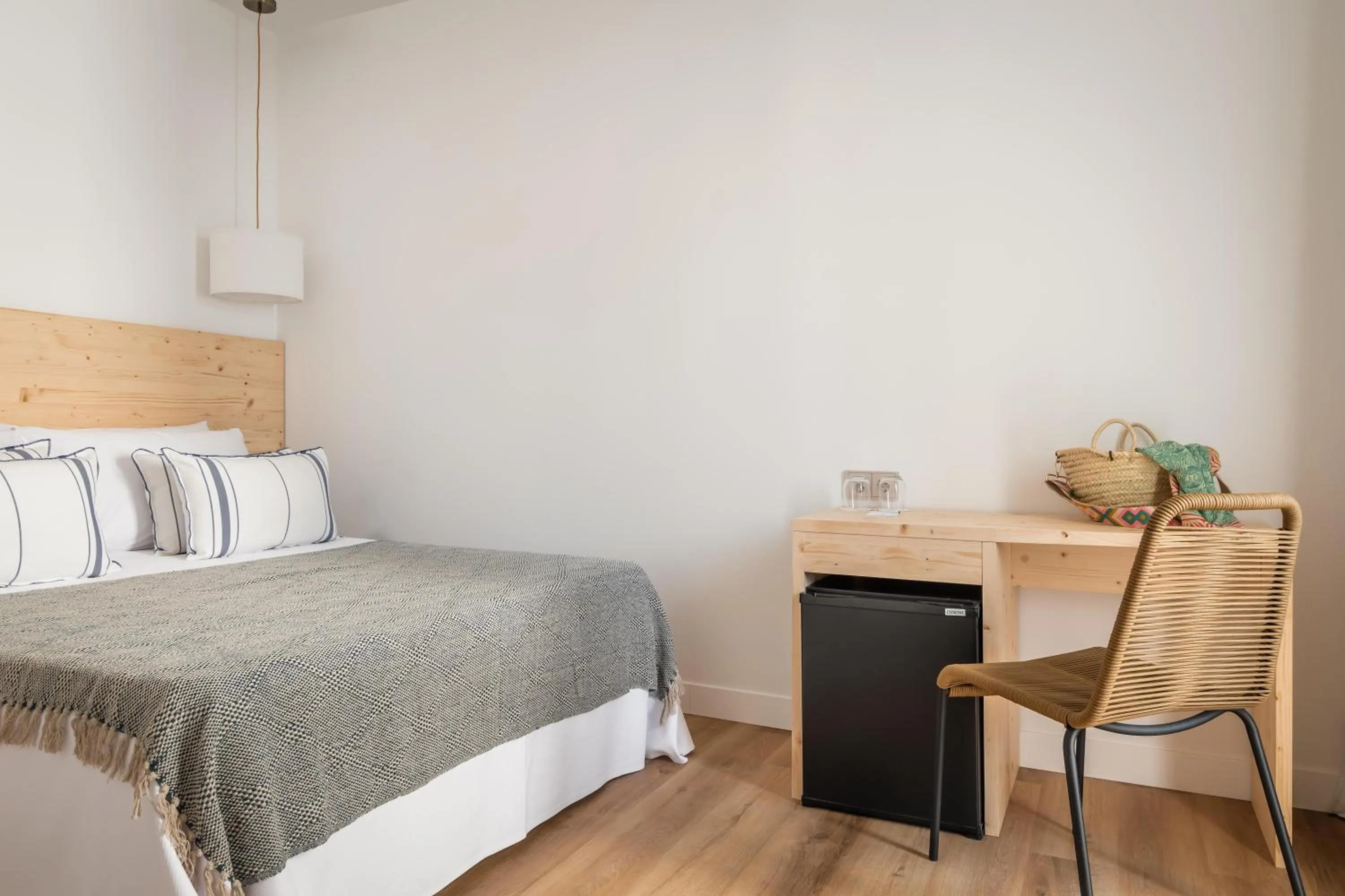 Photo of the whole room, Bed in ALEGRIA Mariner Adults Only