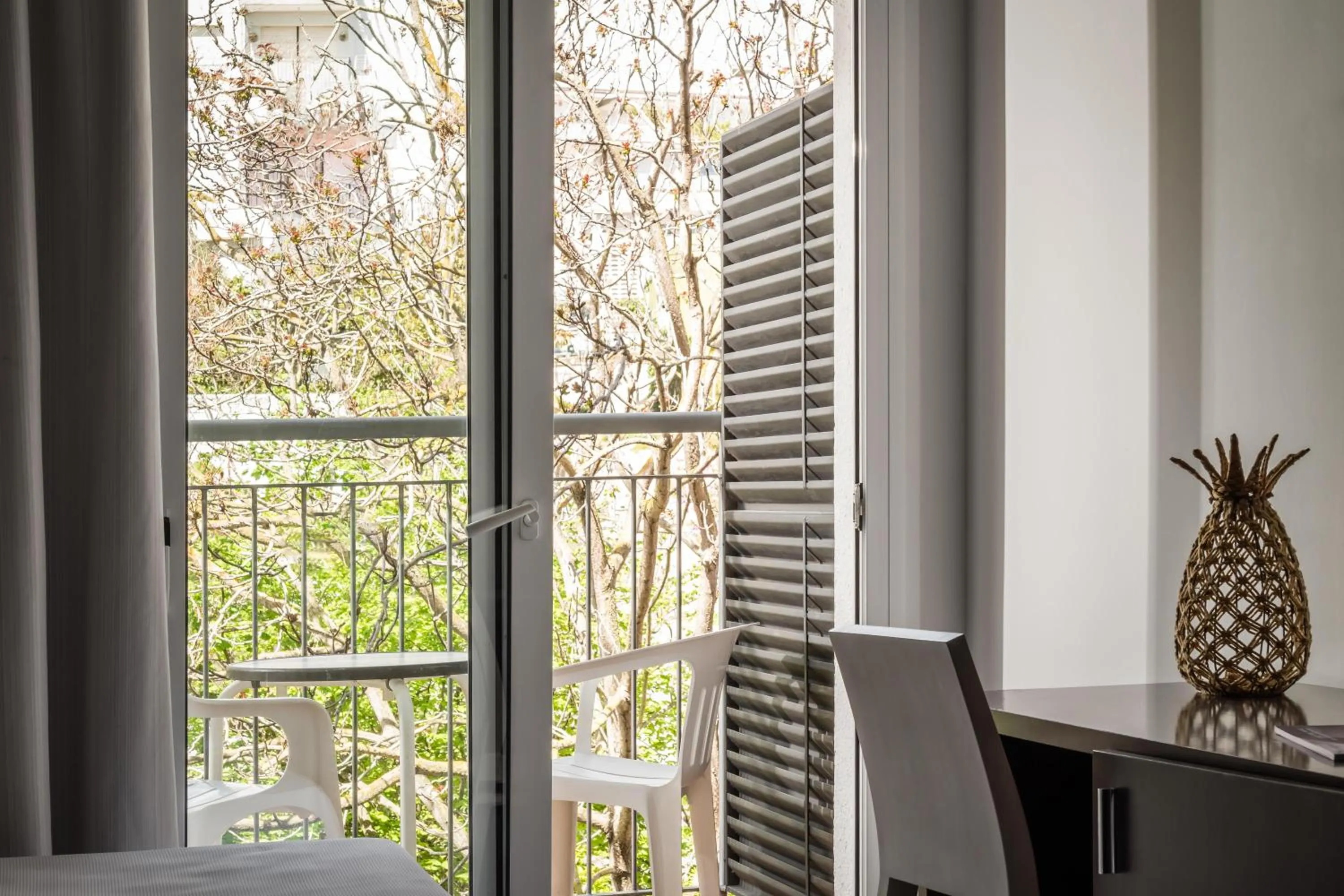 Photo of the whole room in ALEGRIA Mariner Adults Only