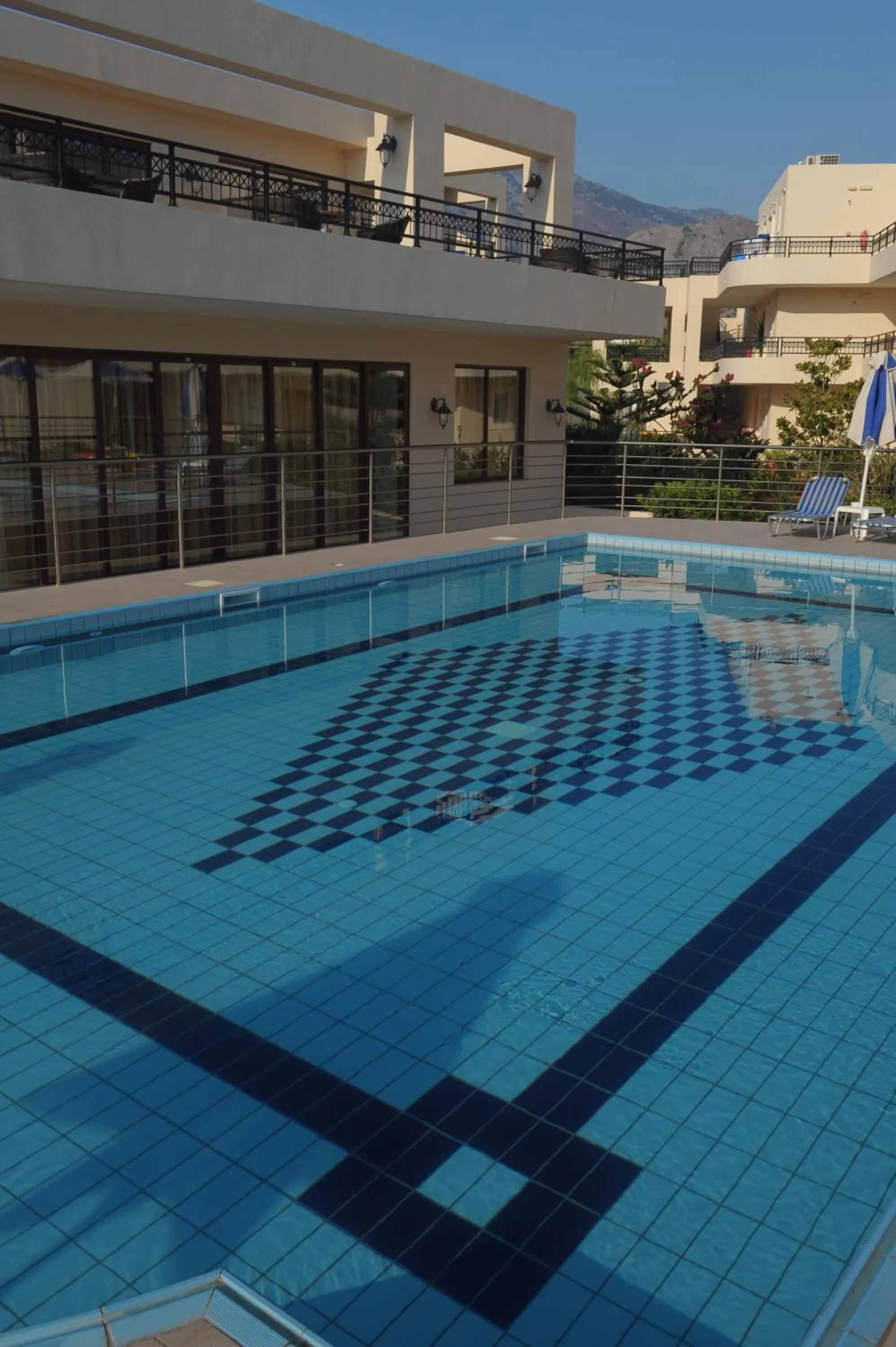 Swimming pool in Vantaris Palace