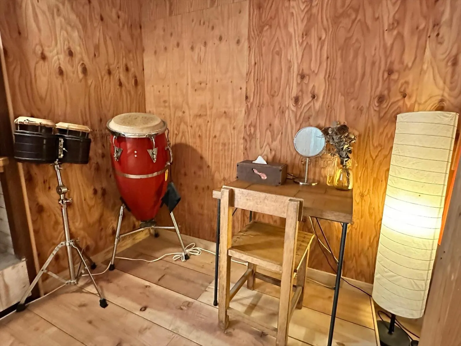 Photo of the whole room in Saku Cafe