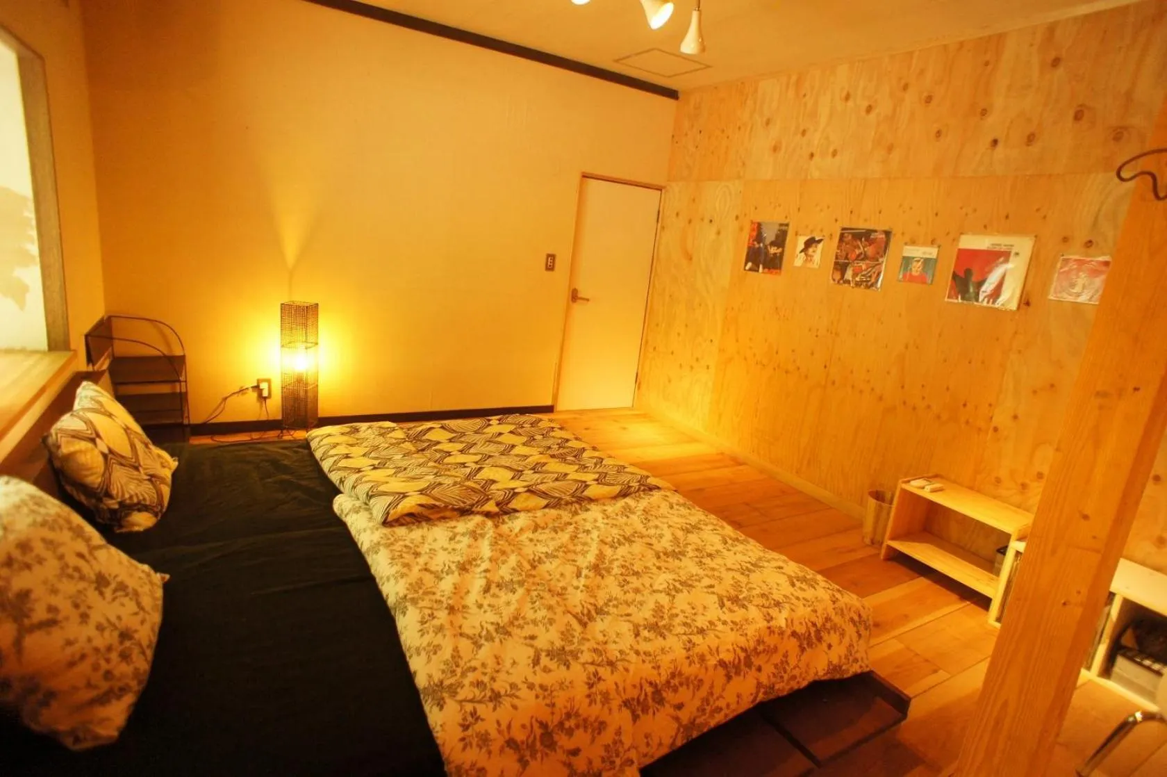 Photo of the whole room, Bed in Saku Cafe