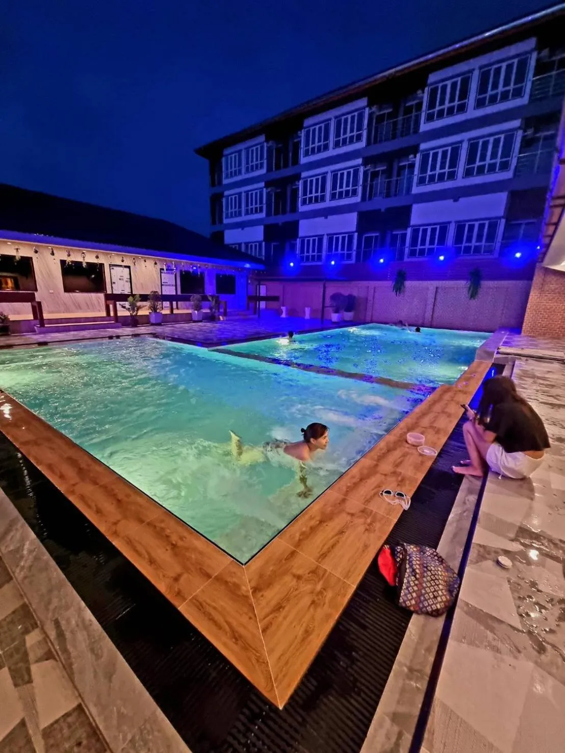 Swimming pool in Grand Parazo Hotel Suvarnbhumi Airport