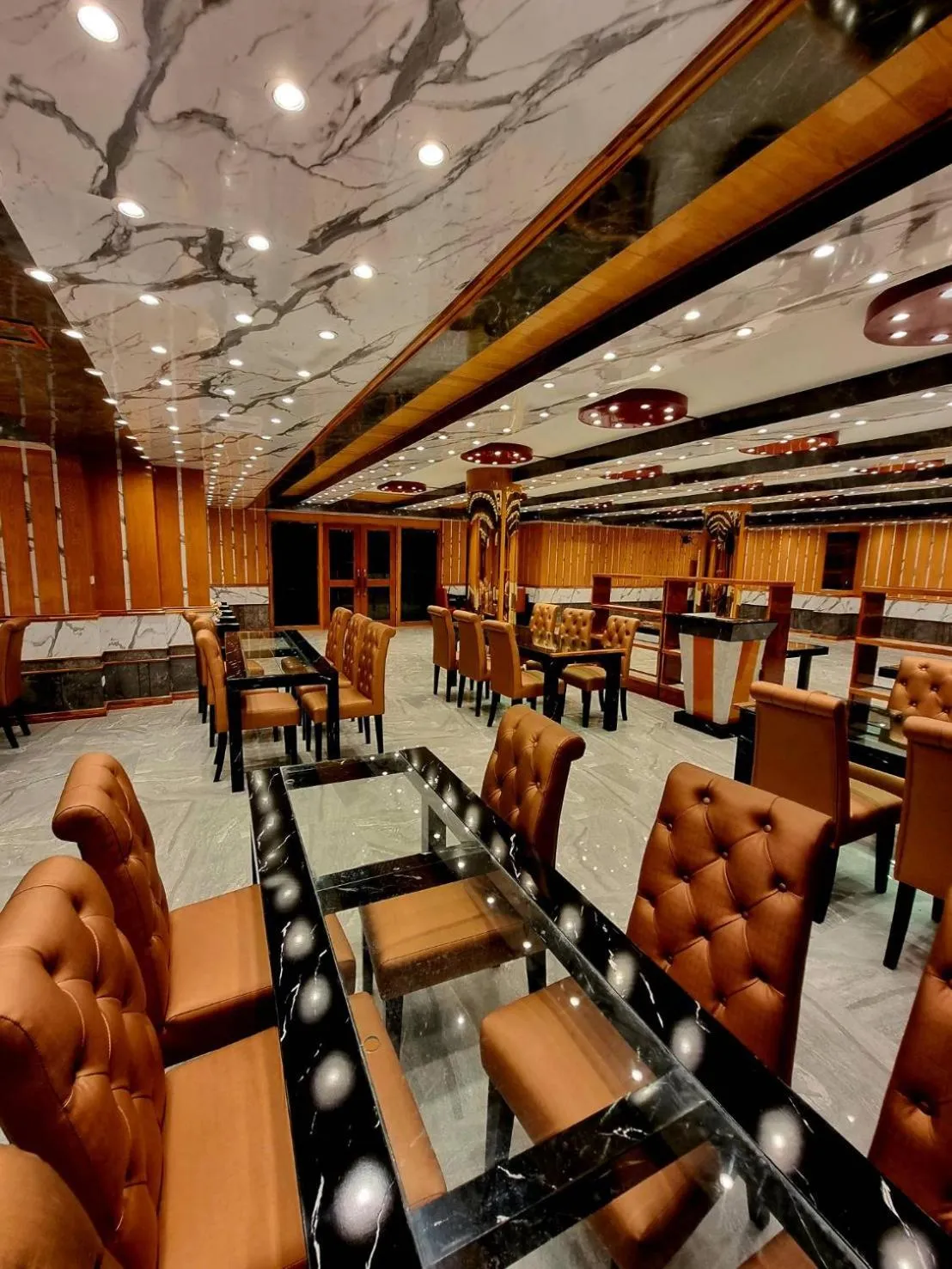 Restaurant/places to eat in Grand Parazo Hotel Suvarnbhumi Airport