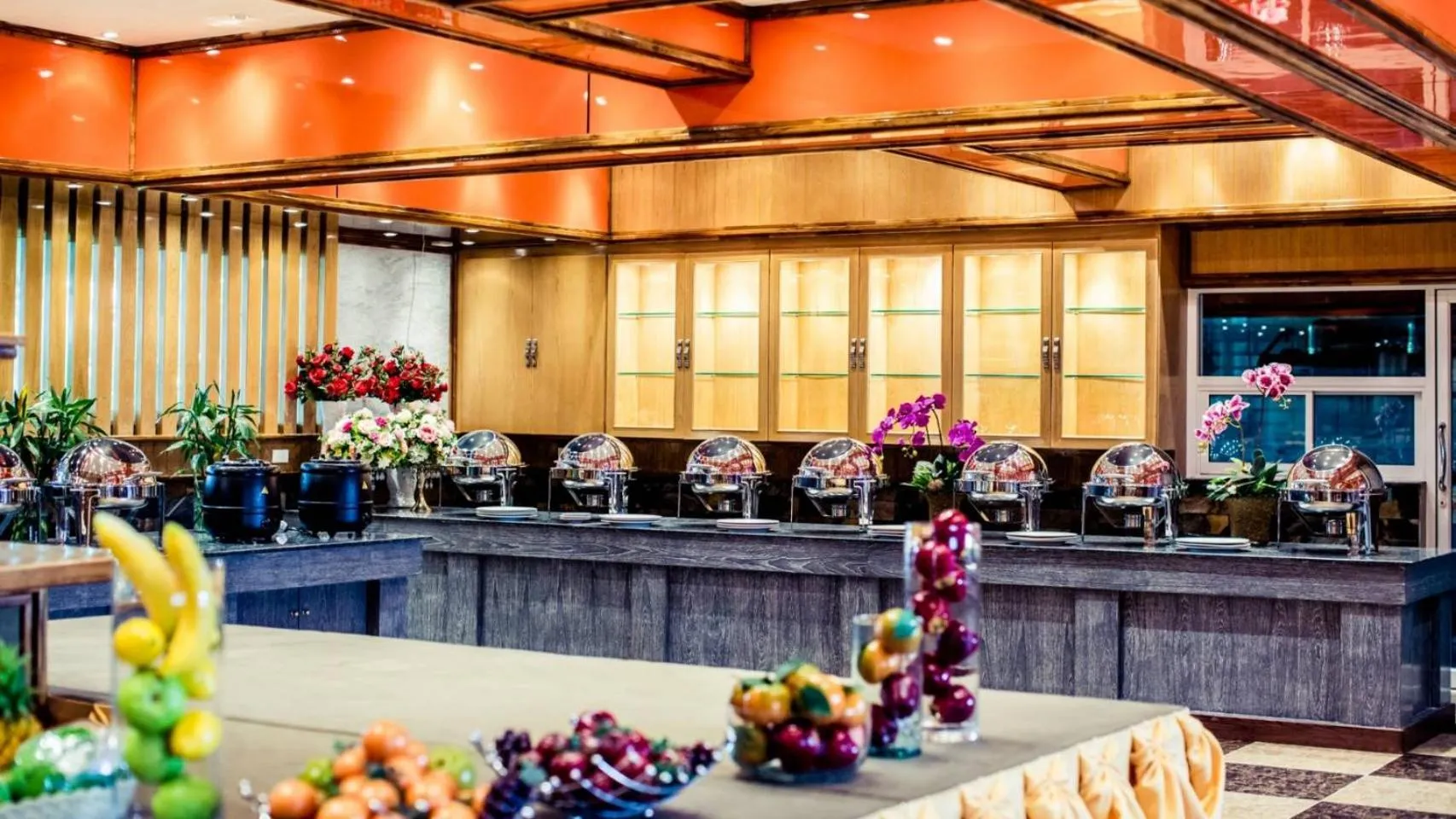 Restaurant/places to eat in Grand Parazo Hotel Suvarnbhumi Airport