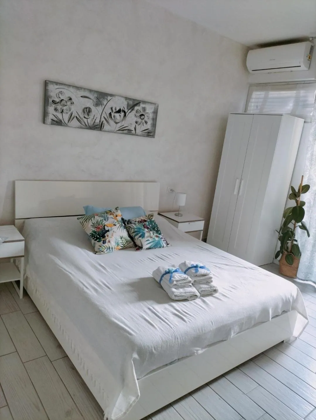 towels, Bed in B&B La Palmetta