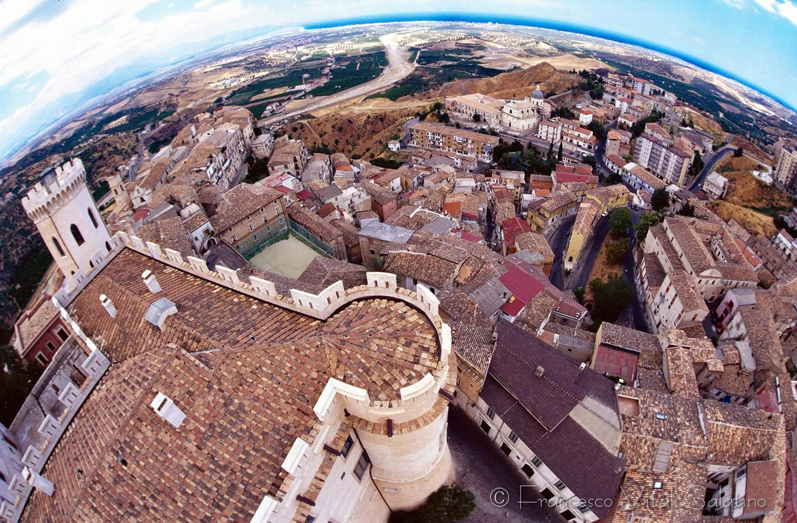 Bird's eye view in Il Falco e Il Gabbiano