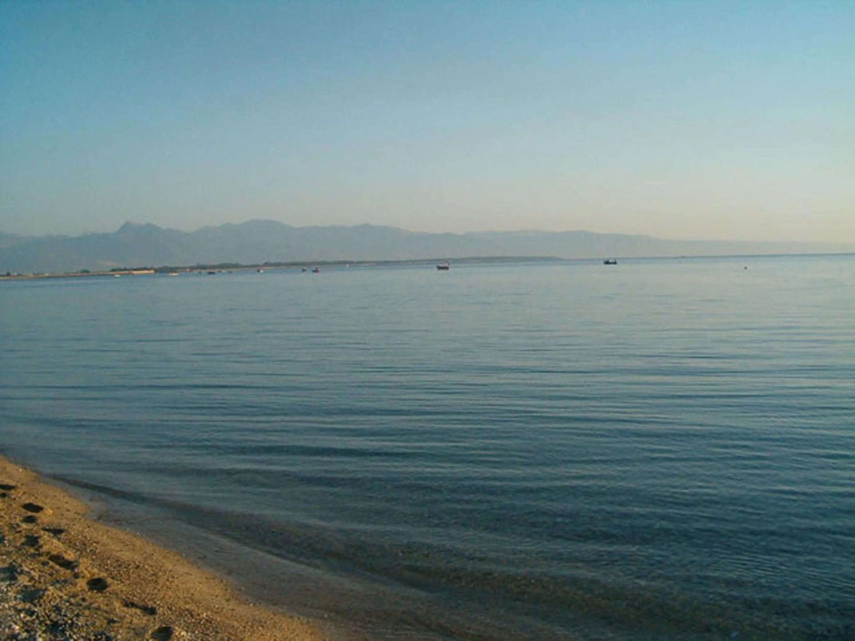 Beach in Il Falco e Il Gabbiano