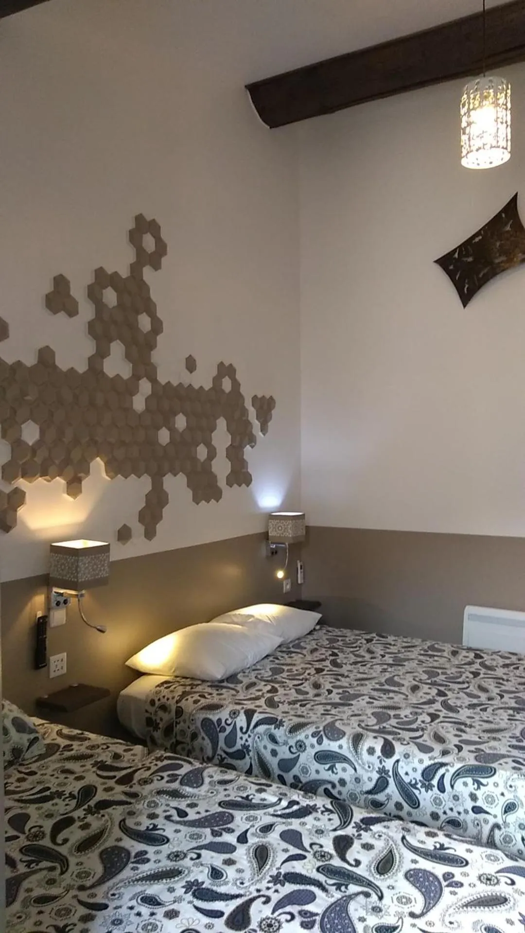 Photo of the whole room in Mauguio Center Hôtel