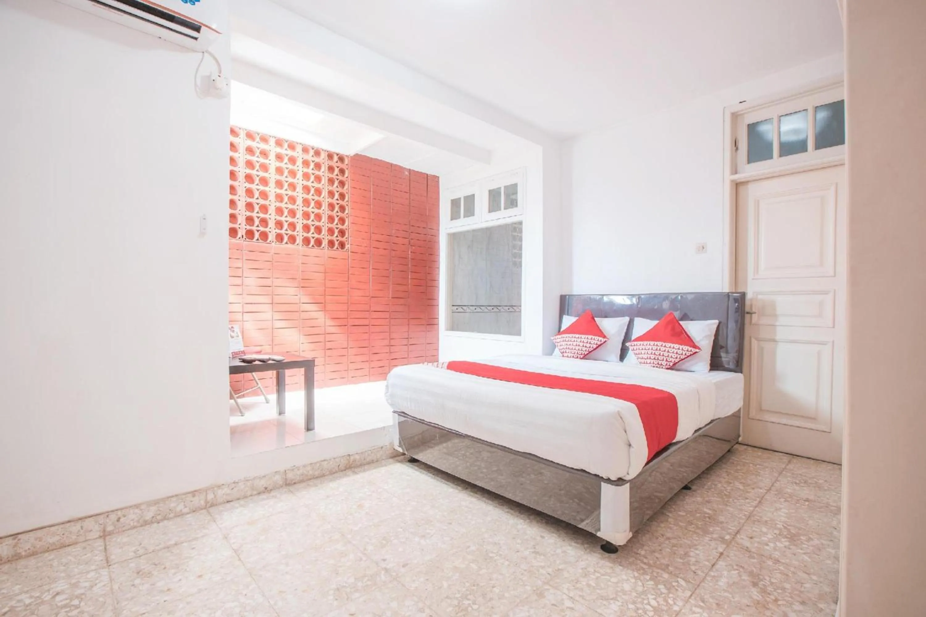 Photo of the whole room, Bed in Capital O 332 Residence G17 Kemang