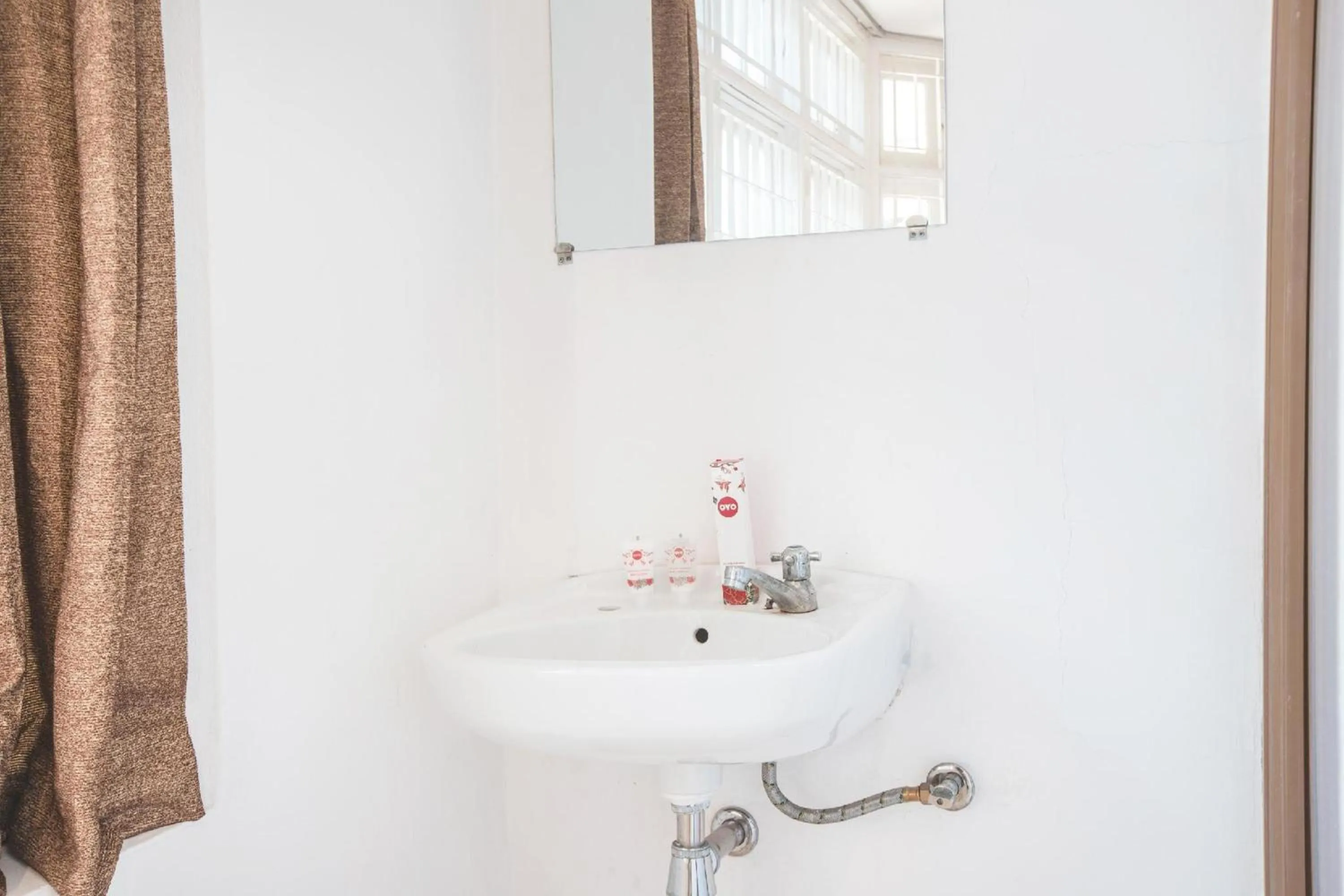 Bathroom in Capital O 332 Residence G17 Kemang
