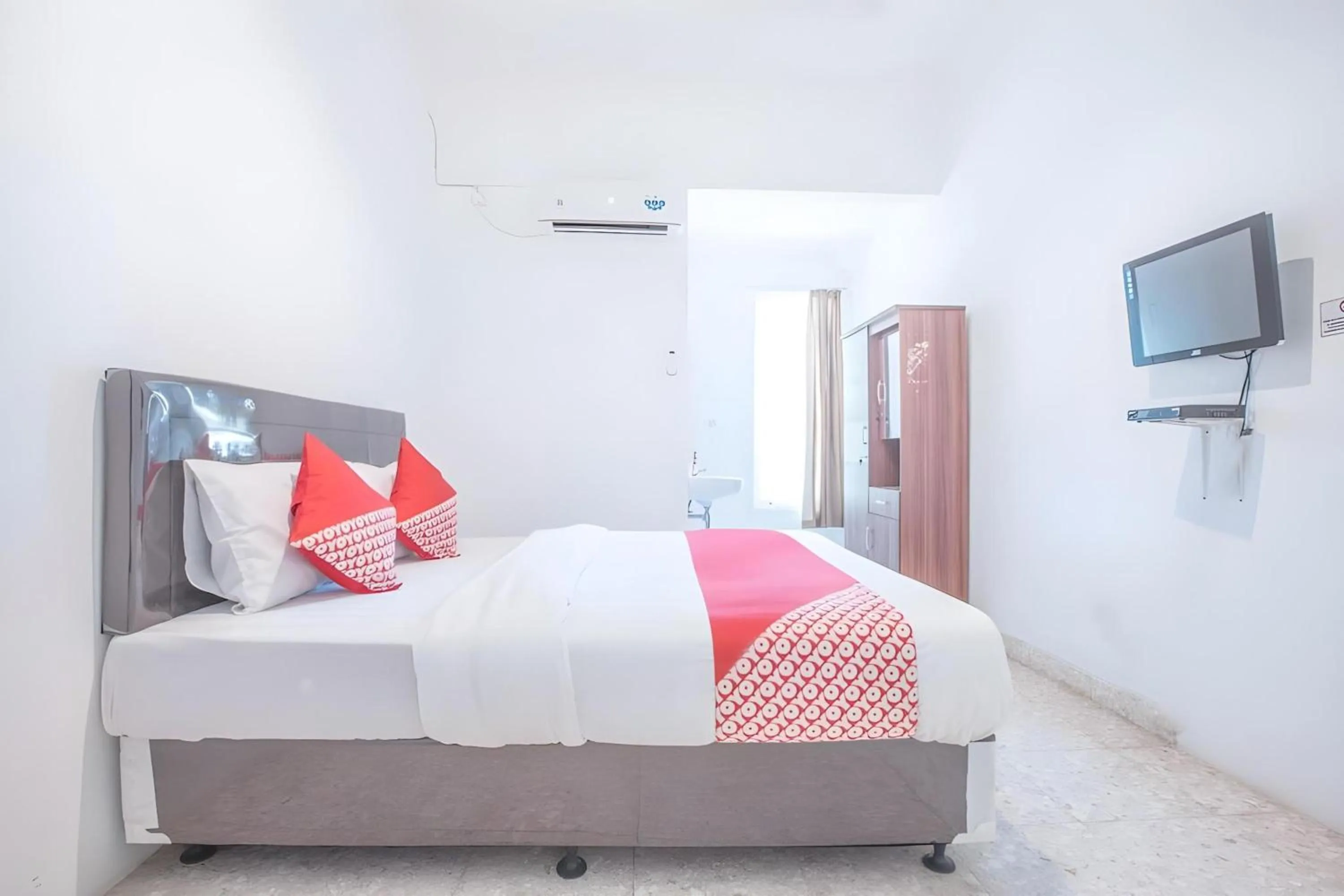 Photo of the whole room, Bed in Capital O 332 Residence G17 Kemang