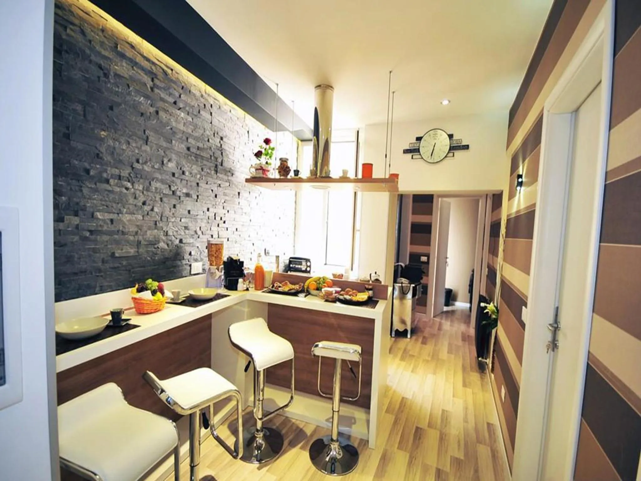 Property building in Livingvaticano