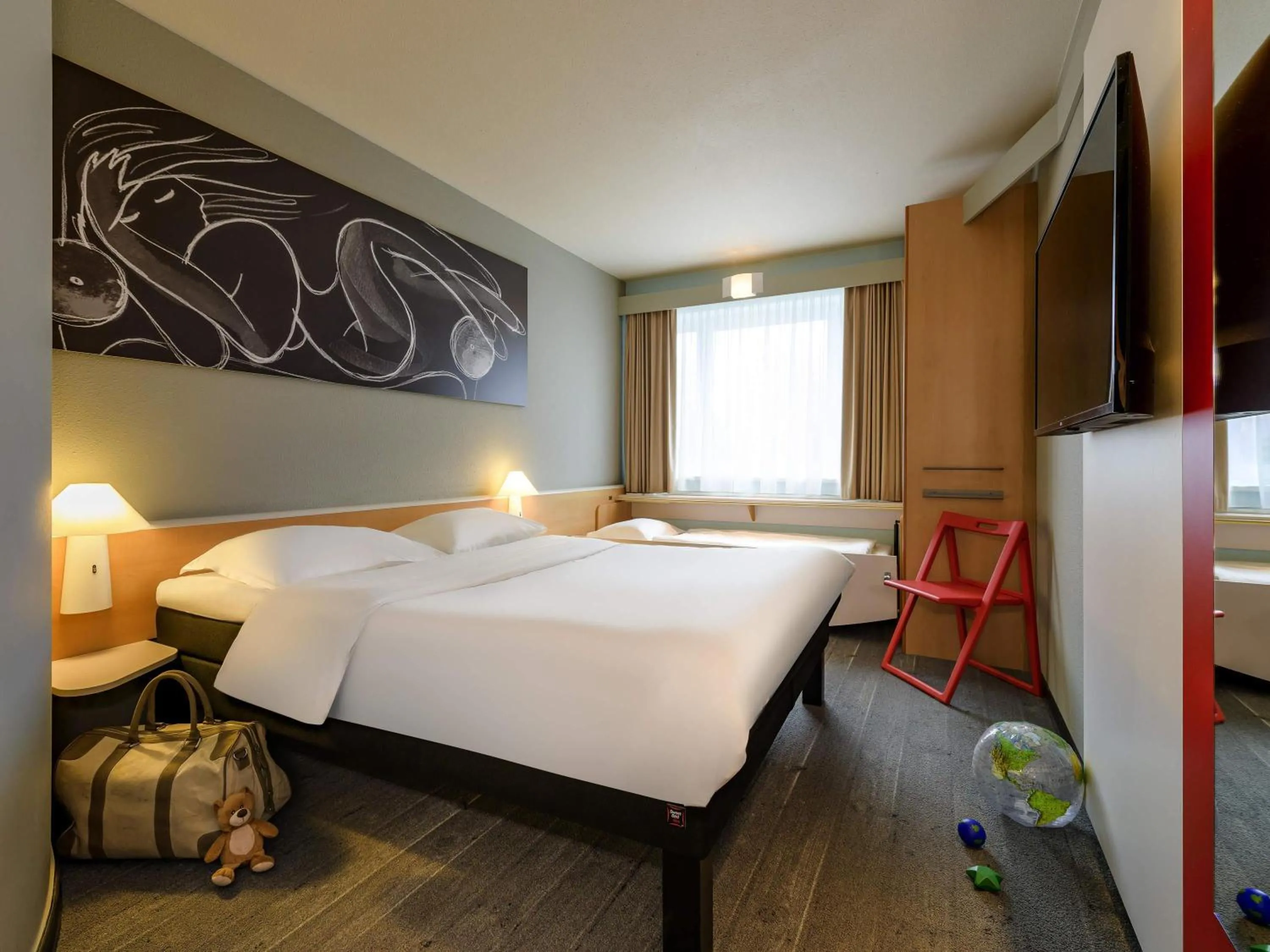 TV and multimedia, Bed in ibis Hamburg Alsterring