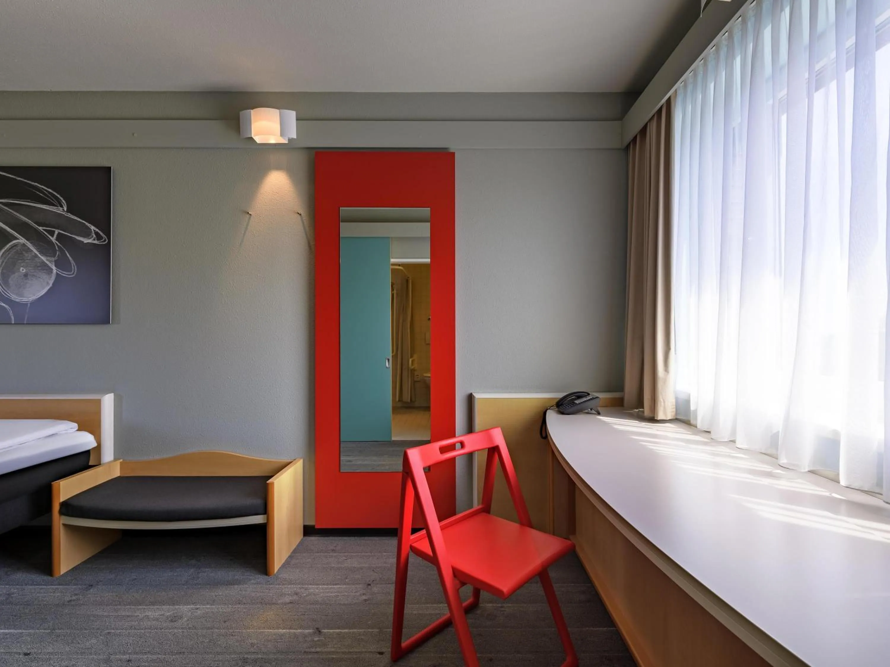 Bedroom, Bed in ibis Hamburg Alsterring