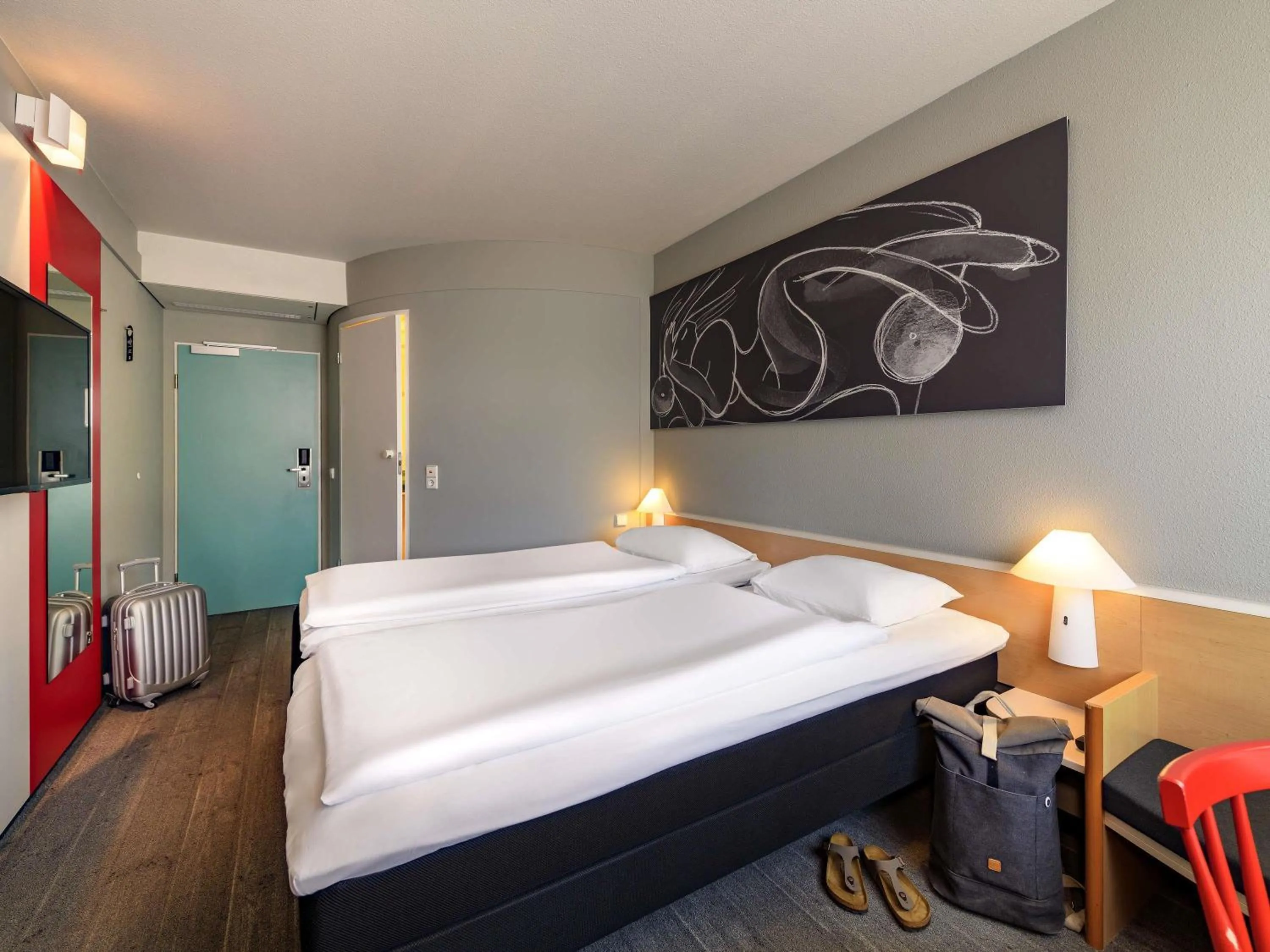 Bedroom, Bed in ibis Hamburg Alsterring