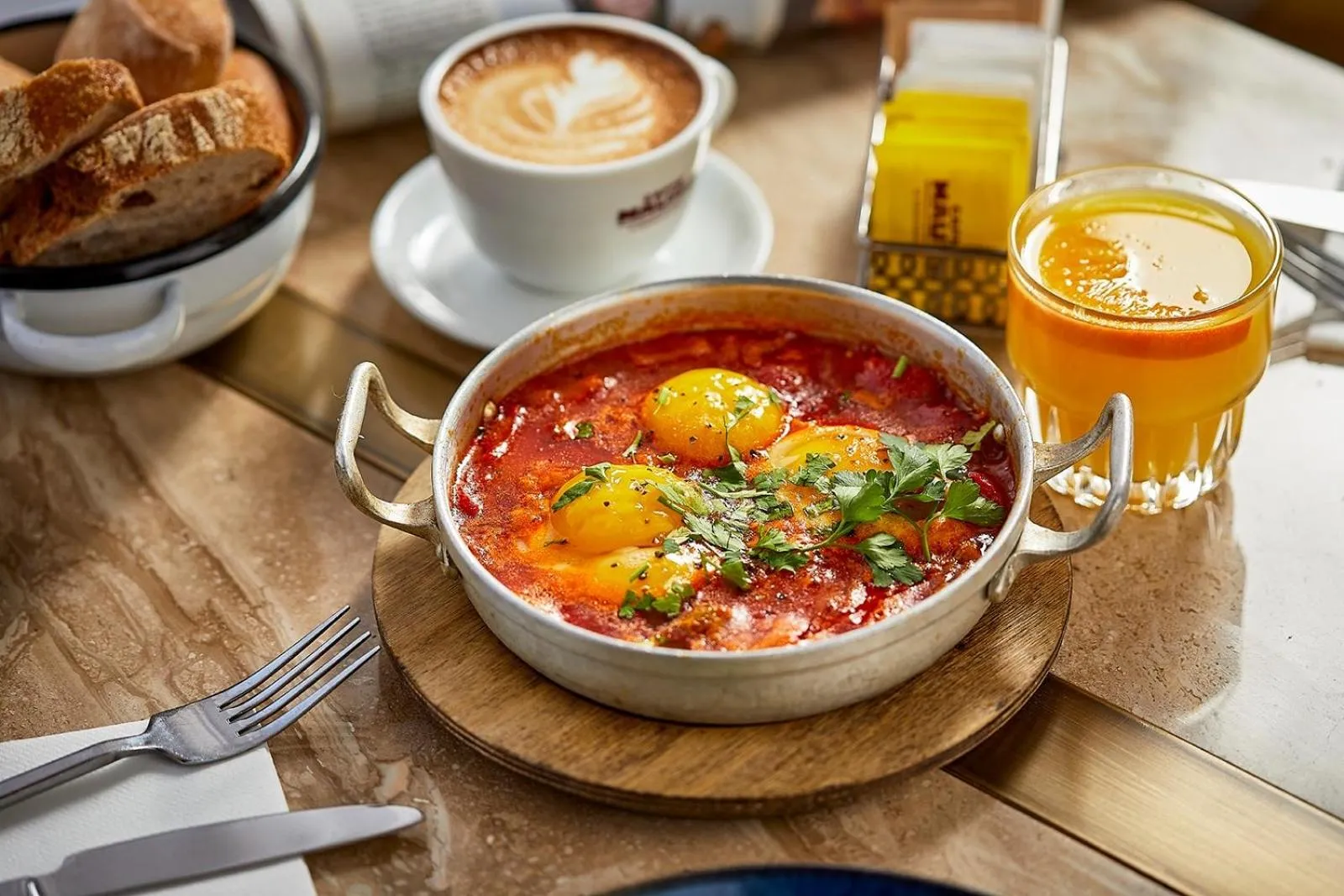 Food and drinks in Hotel Indigo Tel Aviv - Diamond District by IHG