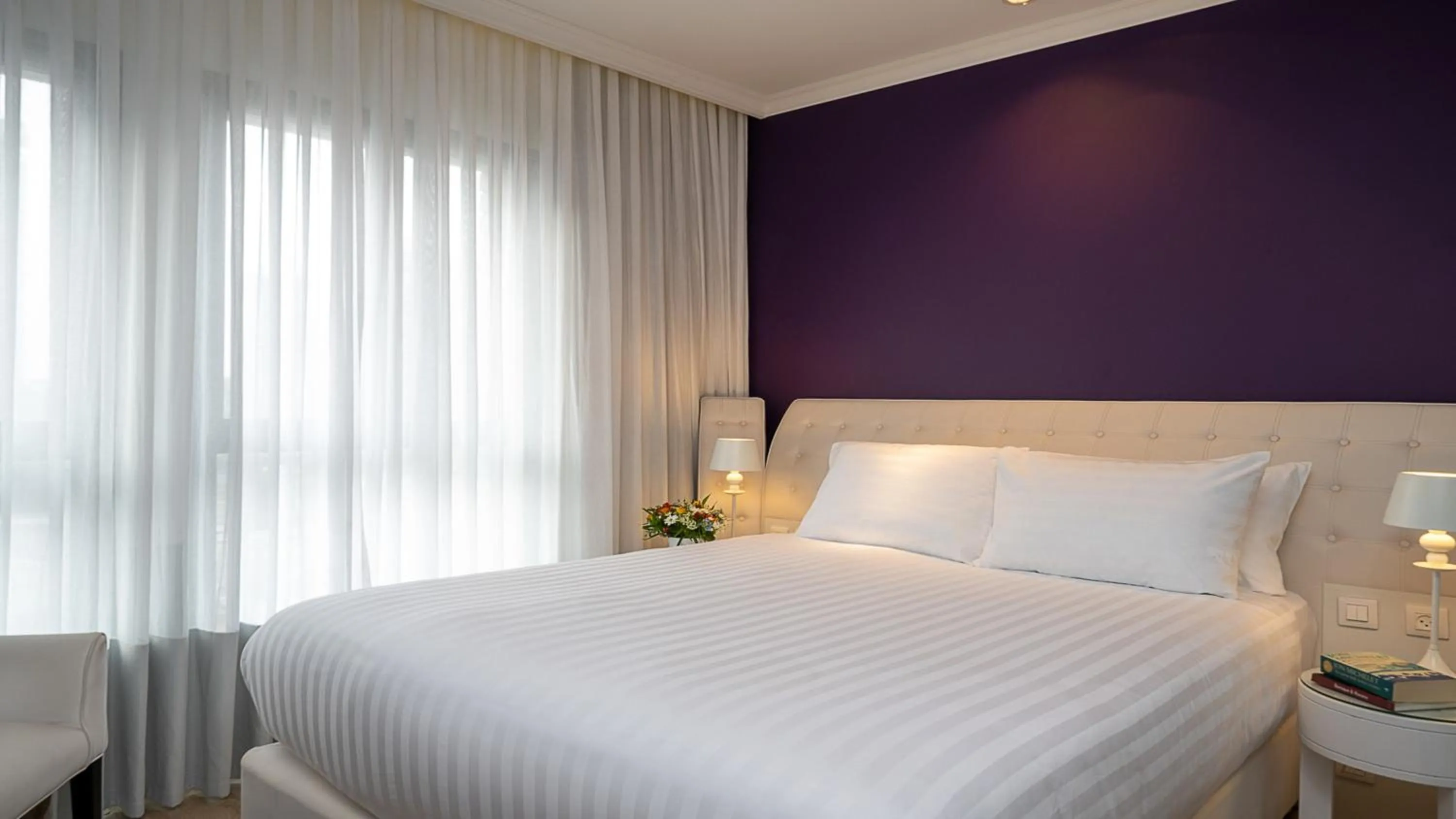 Photo of the whole room, Bed in Hotel Indigo Tel Aviv - Diamond District by IHG