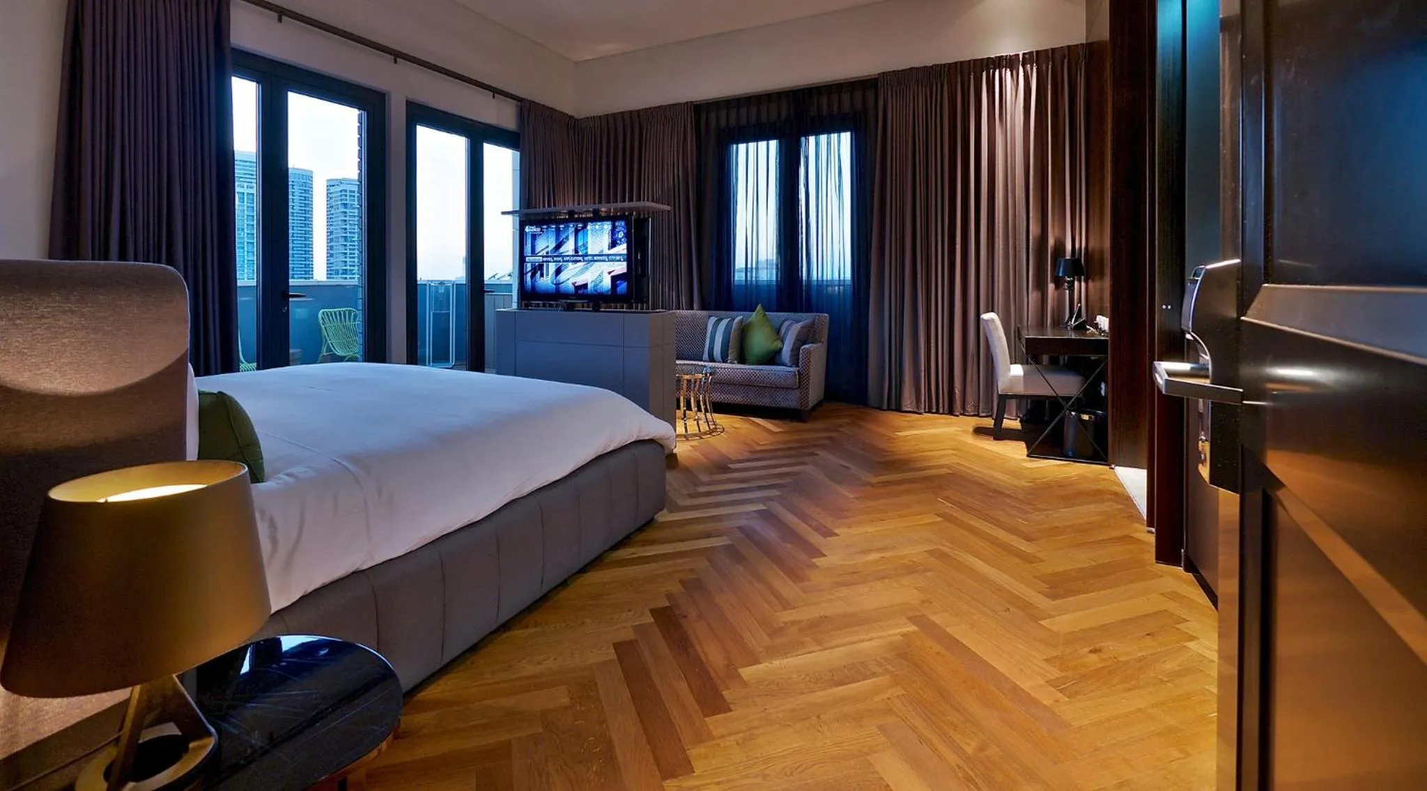Bedroom, Bed in Hotel Indigo Tel Aviv - Diamond District by IHG
