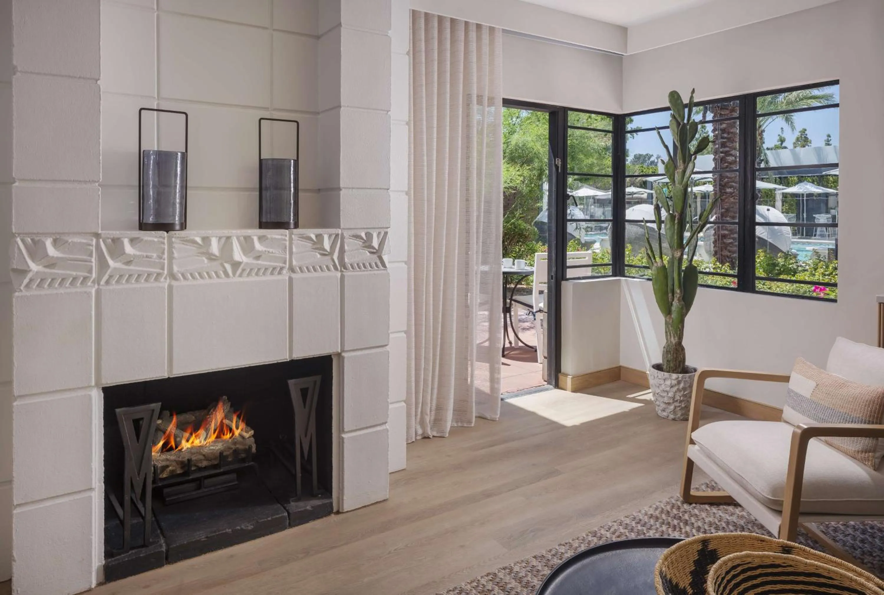 Living room in Arizona Biltmore, LXR Hotels & Resorts