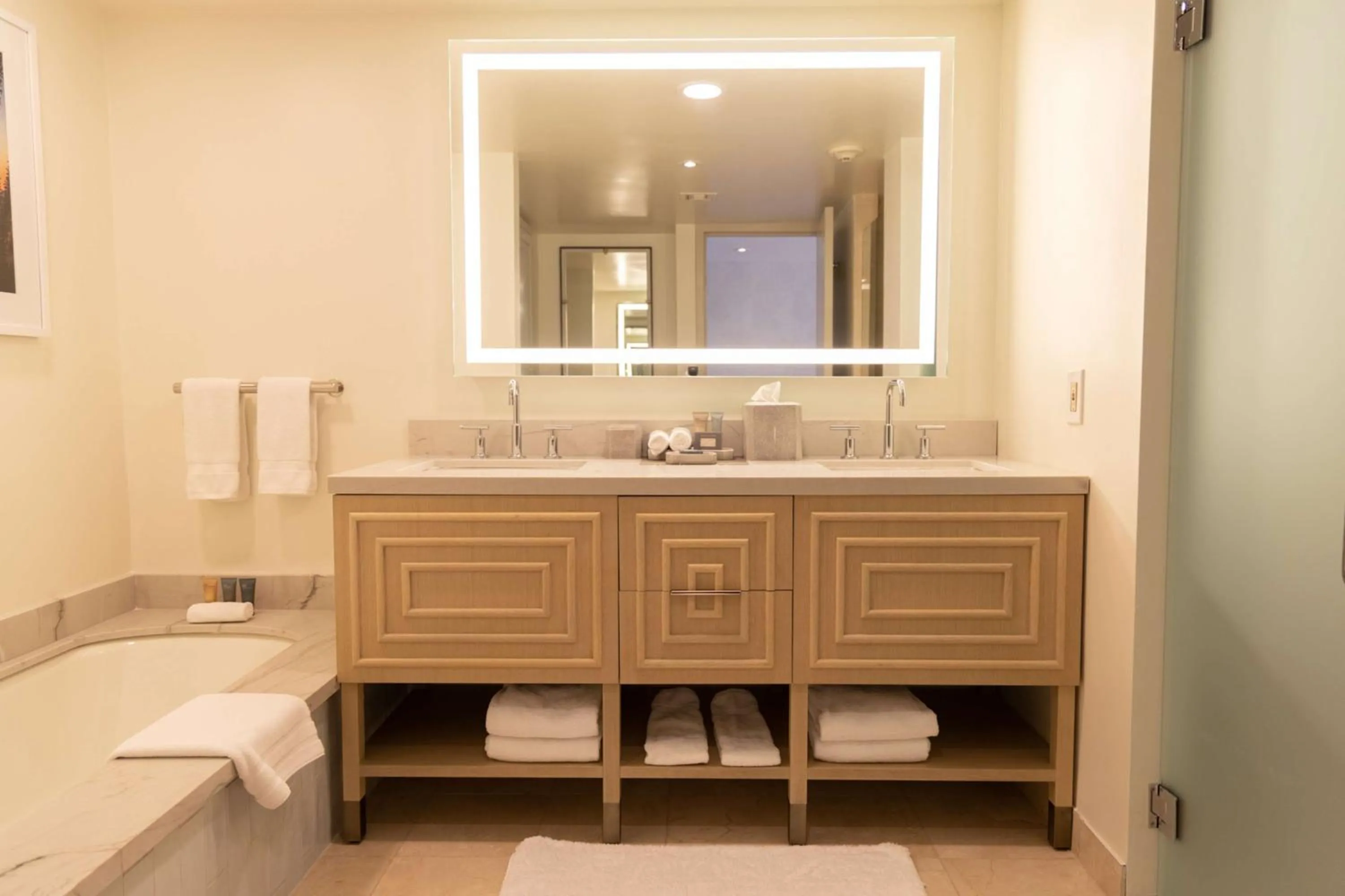 Bathroom in Arizona Biltmore, LXR Hotels & Resorts