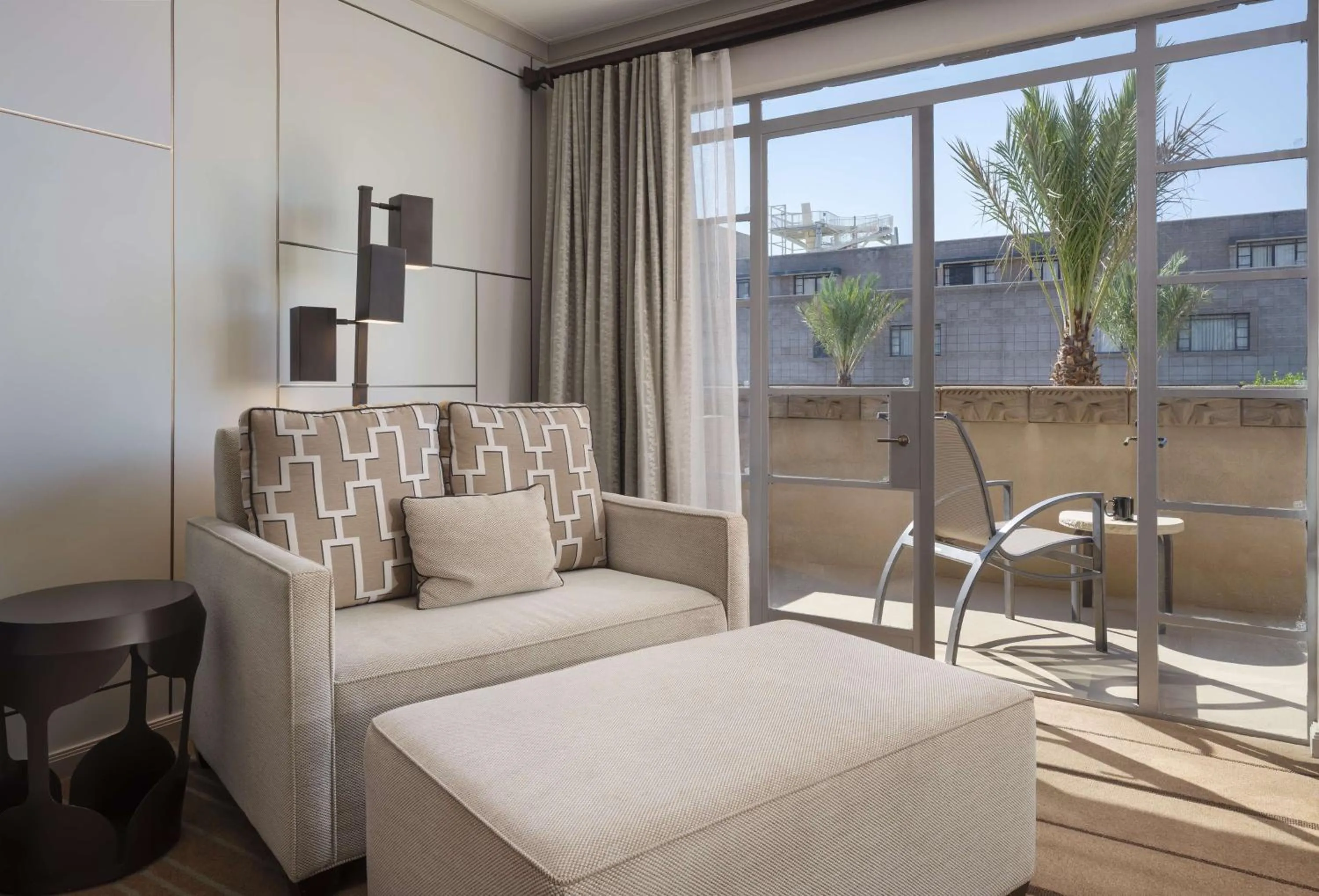 Living room in Arizona Biltmore, LXR Hotels & Resorts