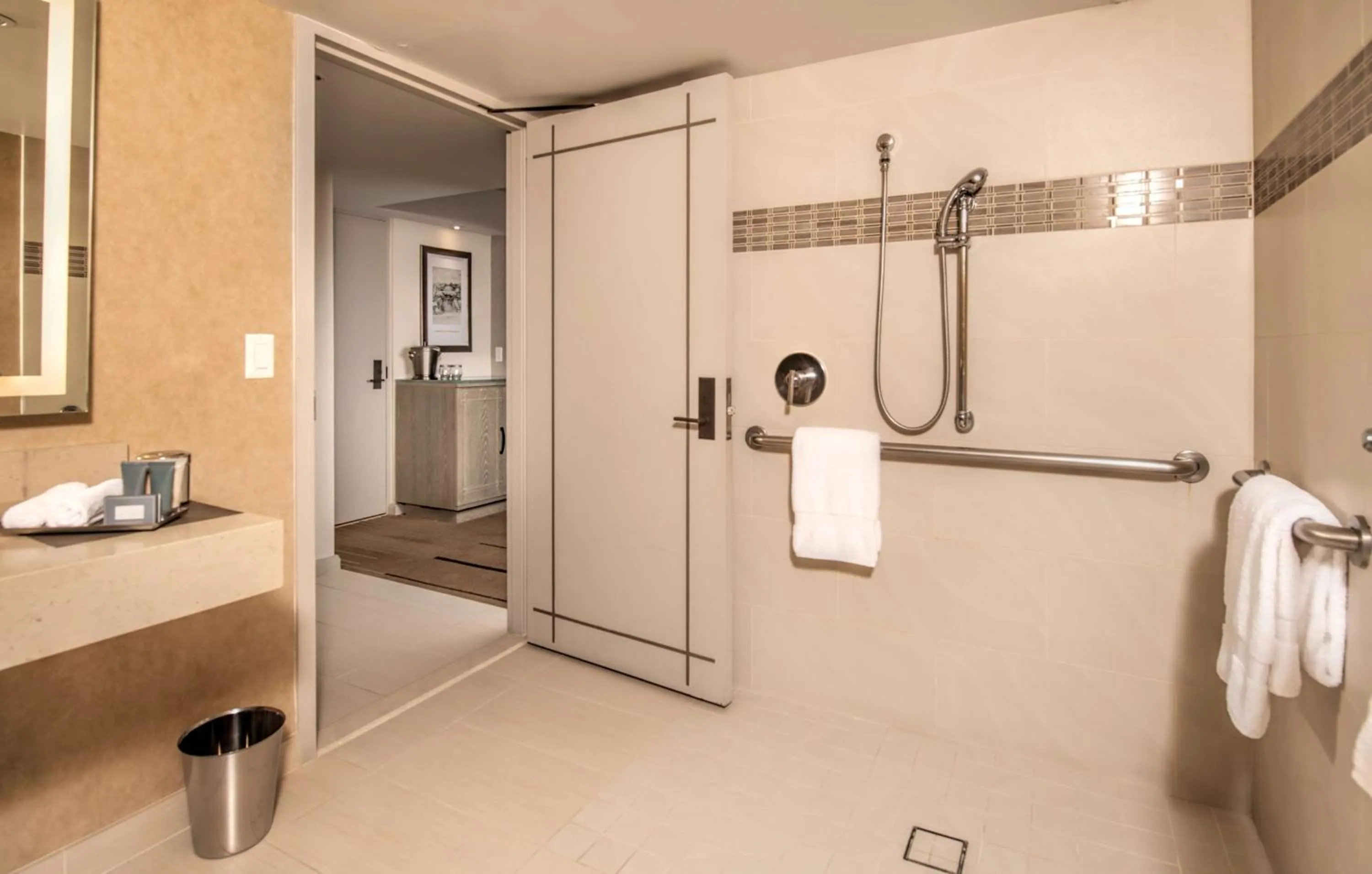 Bathroom in Arizona Biltmore, LXR Hotels & Resorts