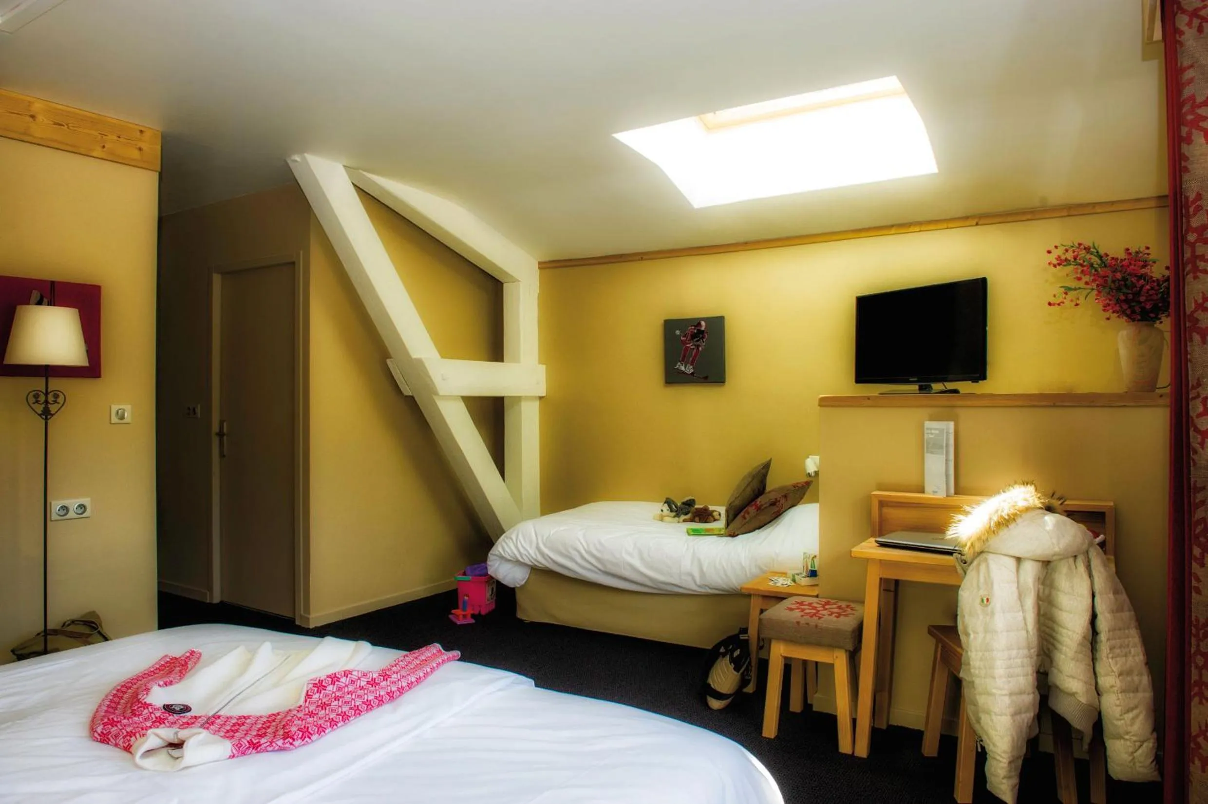 Photo of the whole room, Bed in Club Vacances Bleues Les Alpes d'Azur